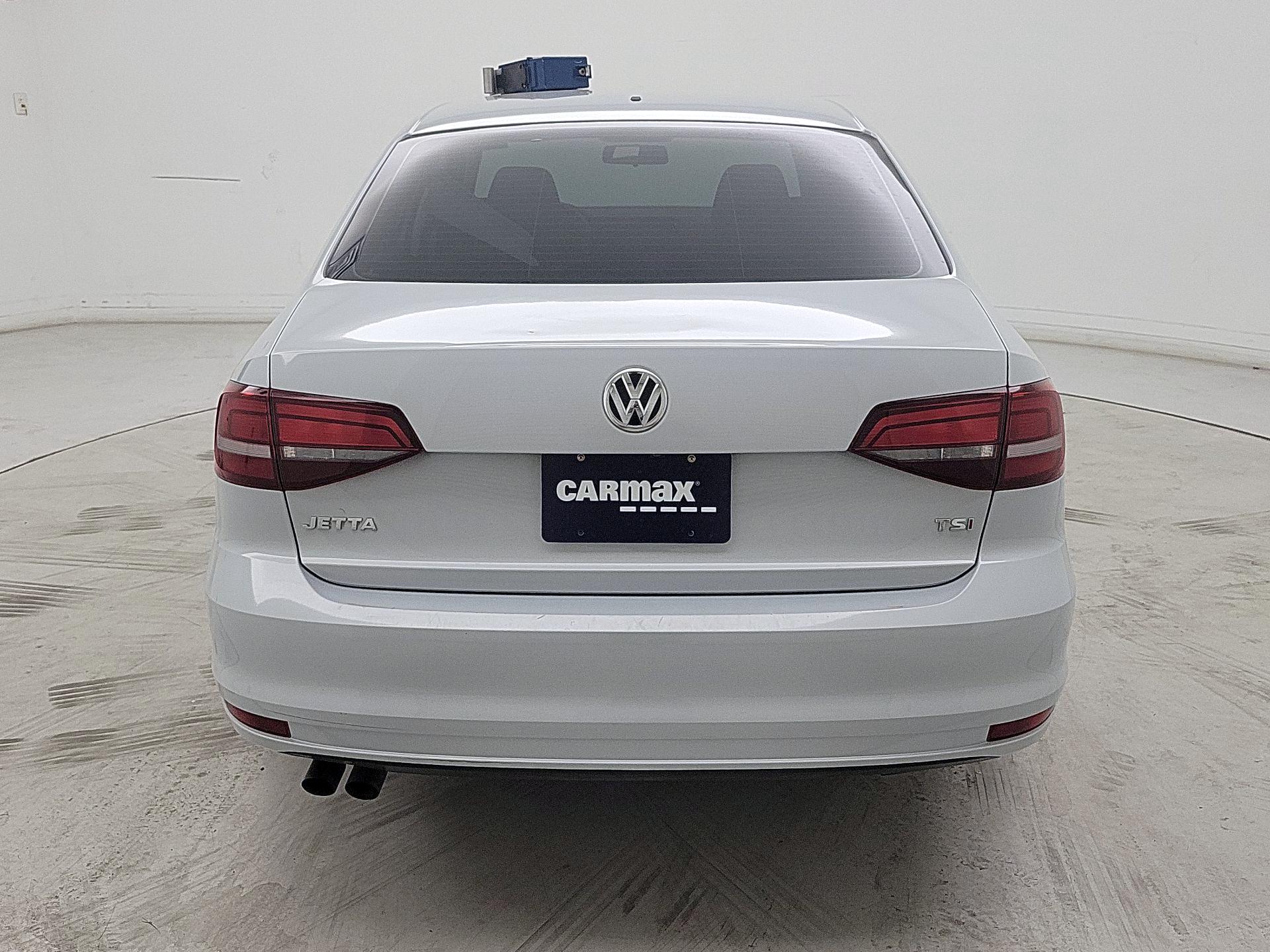 Thumbnail: 2017 Volkswagen Jetta - 6