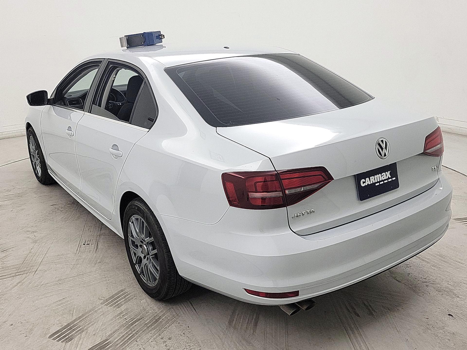 Thumbnail: 2017 Volkswagen Jetta - 7