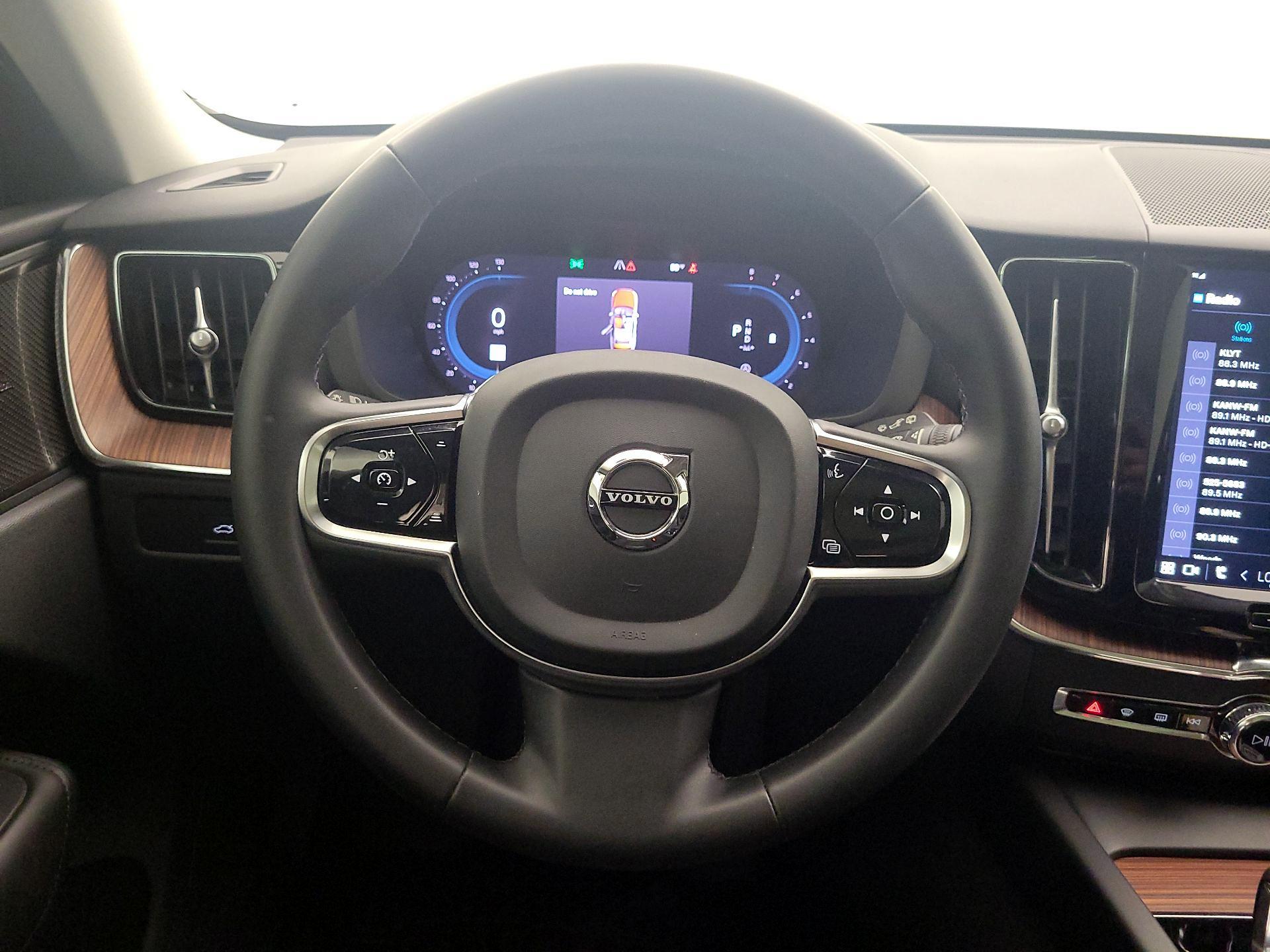 Thumbnail: 2024 Volvo XC60 - 10