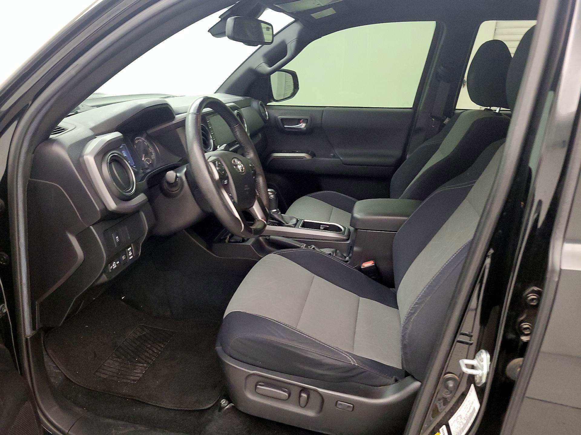 Thumbnail: 2022 Toyota Tacoma - 11