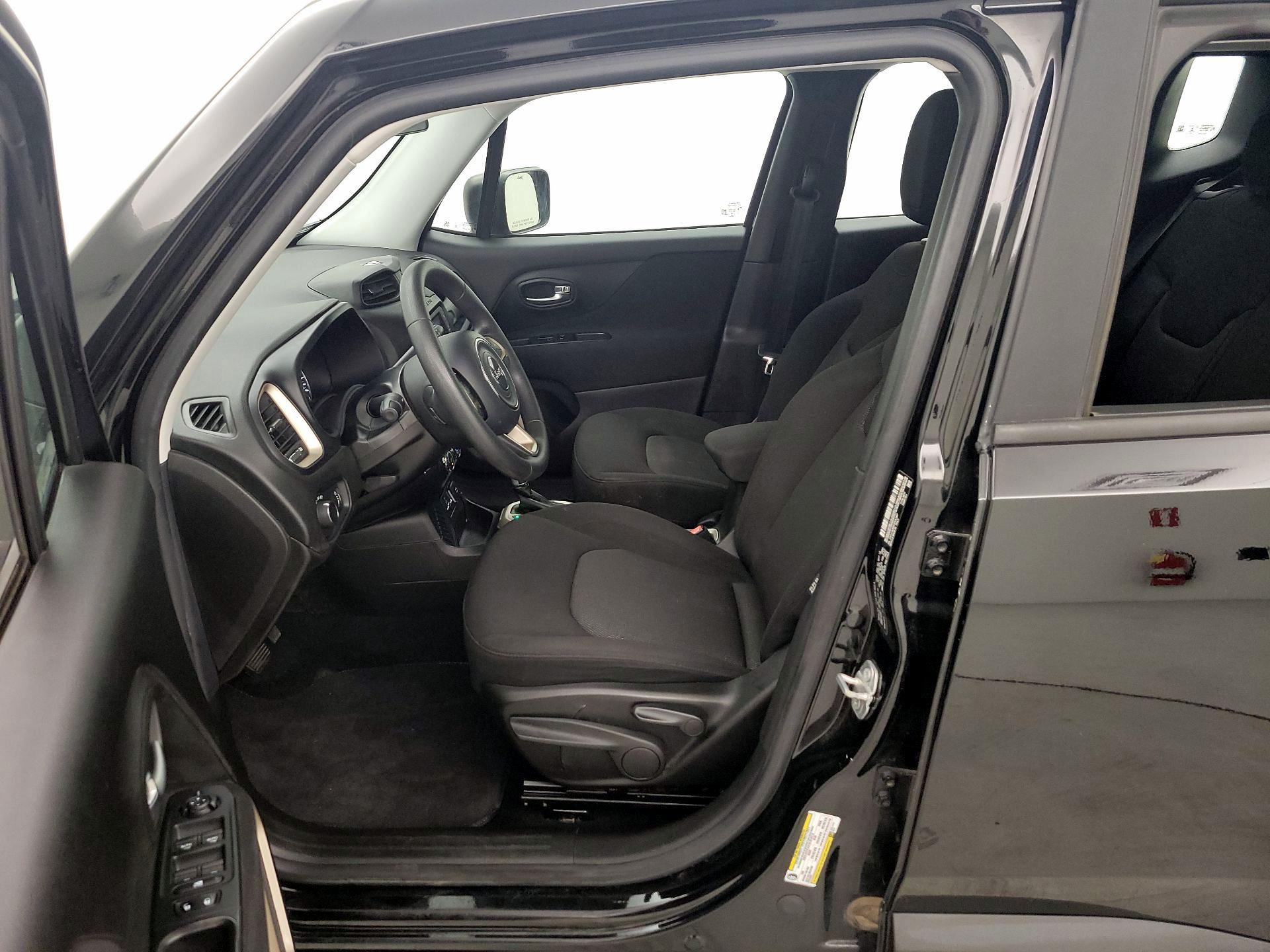 Thumbnail: 2017 Jeep Renegade - 11