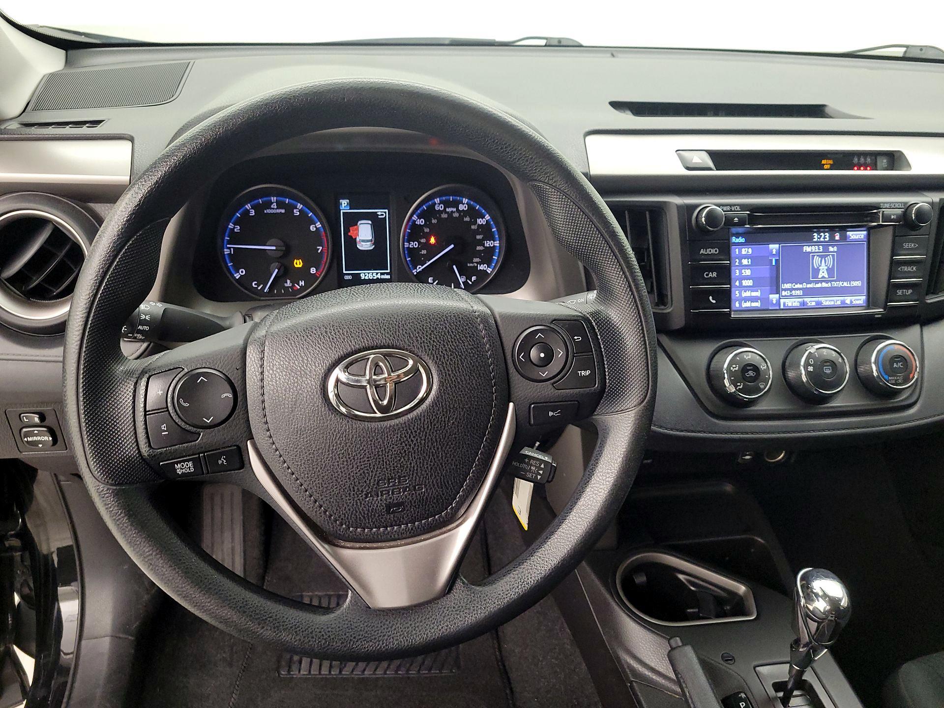 Thumbnail: 2017 Toyota RAV4 - 10