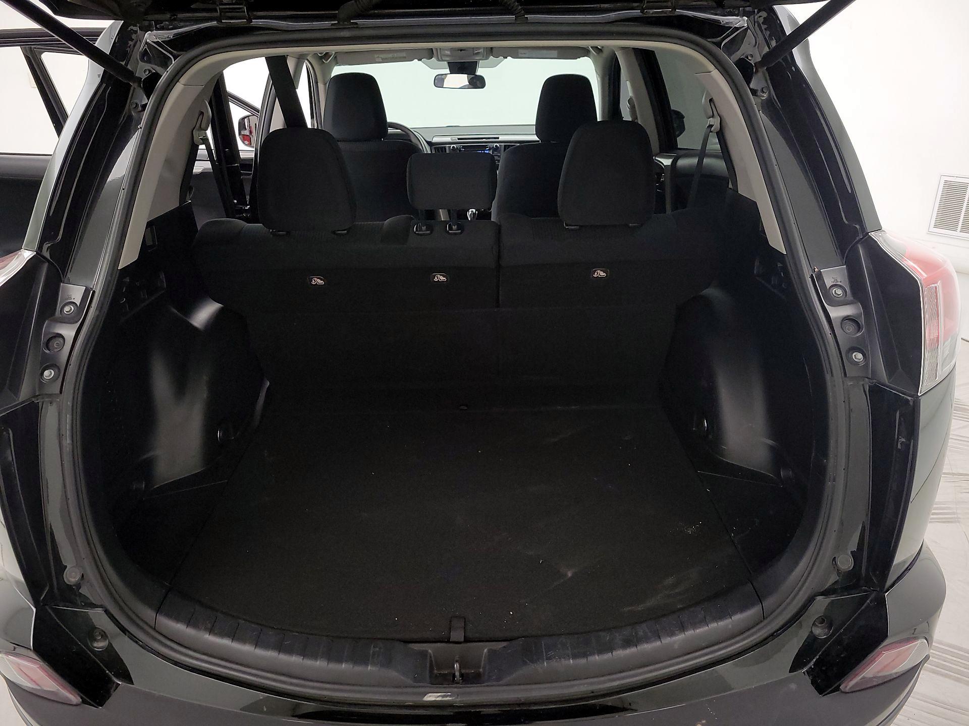 Thumbnail: 2017 Toyota RAV4 - 20