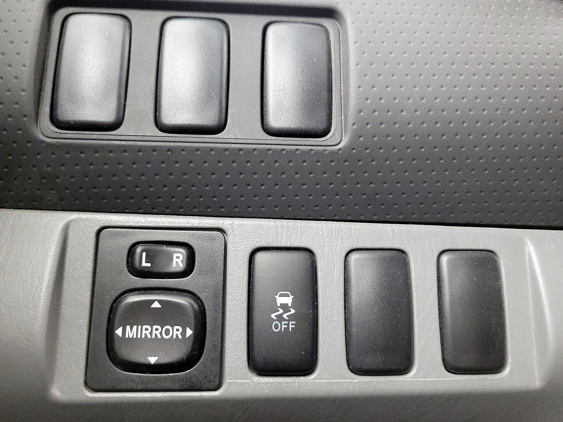 Thumbnail: 2014 Toyota Tacoma - 13