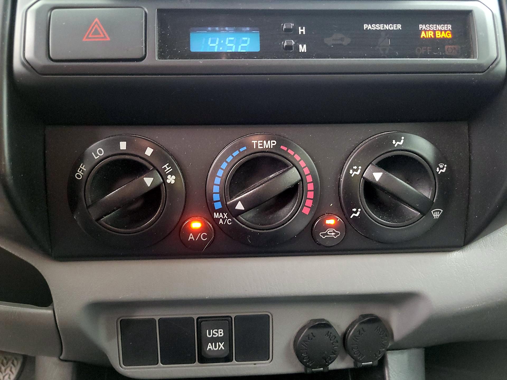 Thumbnail: 2014 Toyota Tacoma - 15