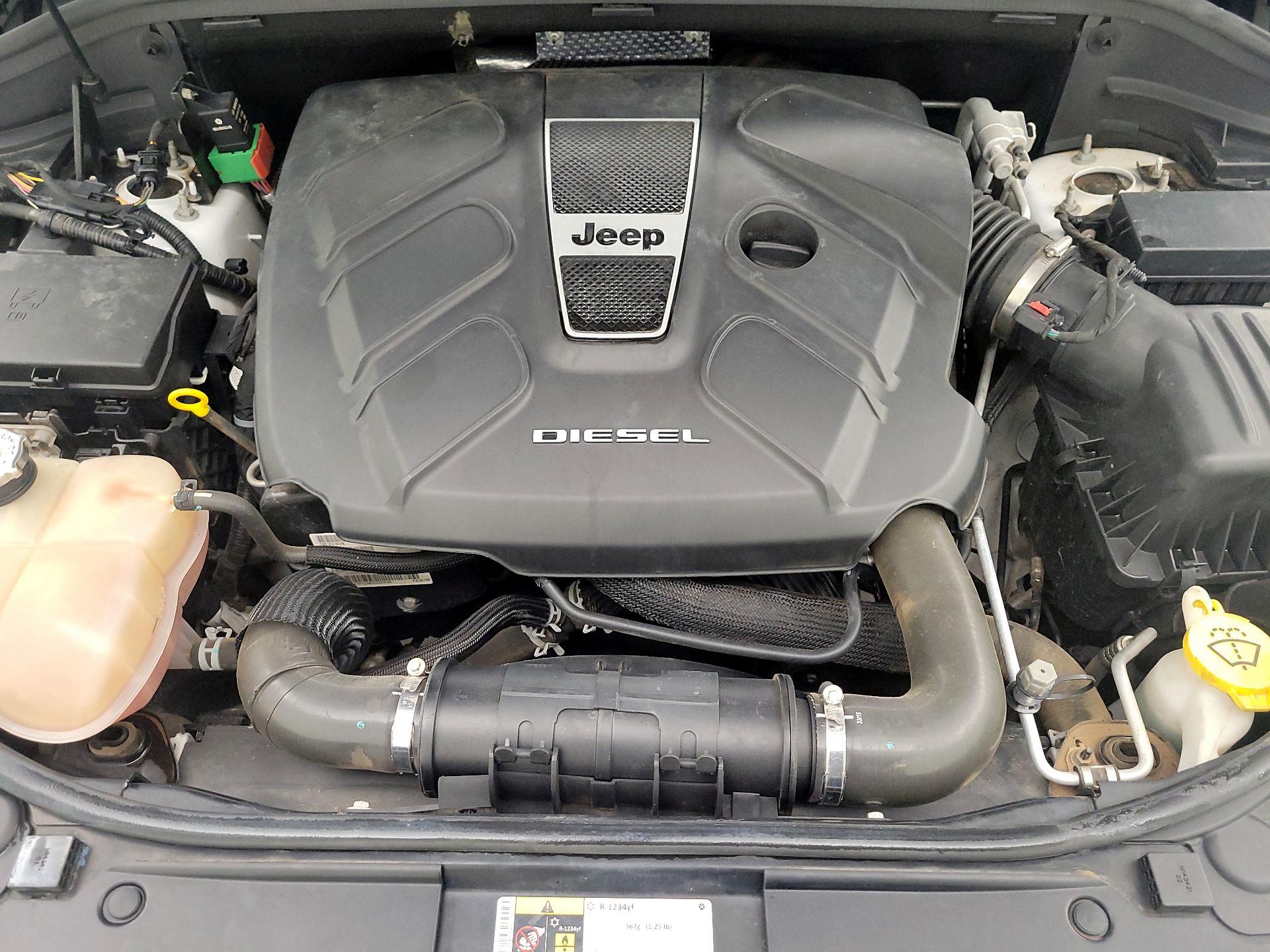 Thumbnail: 2015 Jeep Grand Cherokee - 17