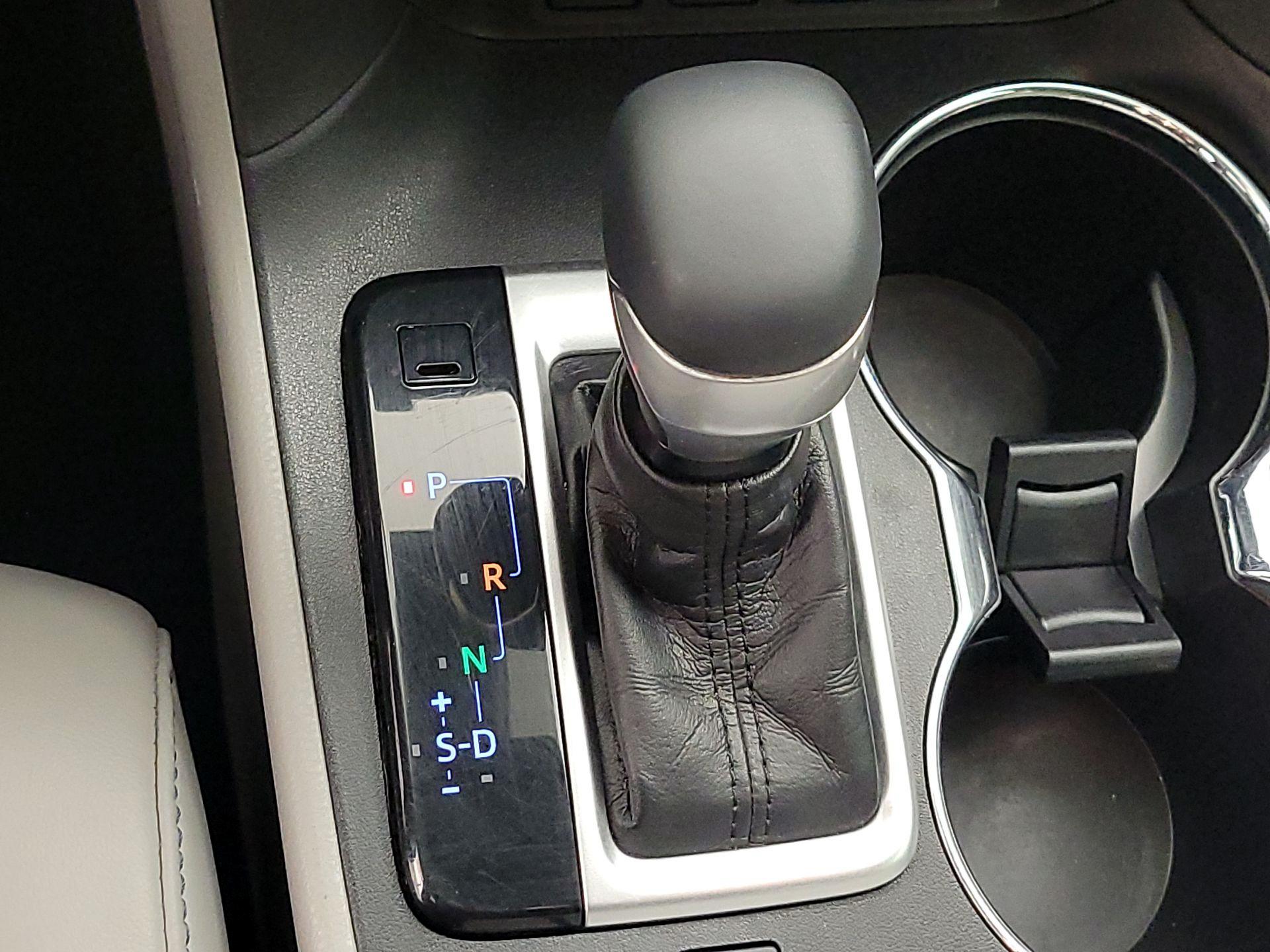 Thumbnail: 2018 Toyota Highlander - 16