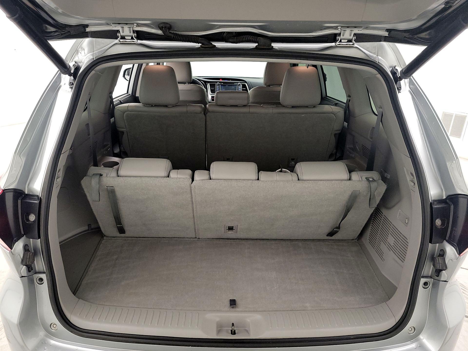 Thumbnail: 2018 Toyota Highlander - 19