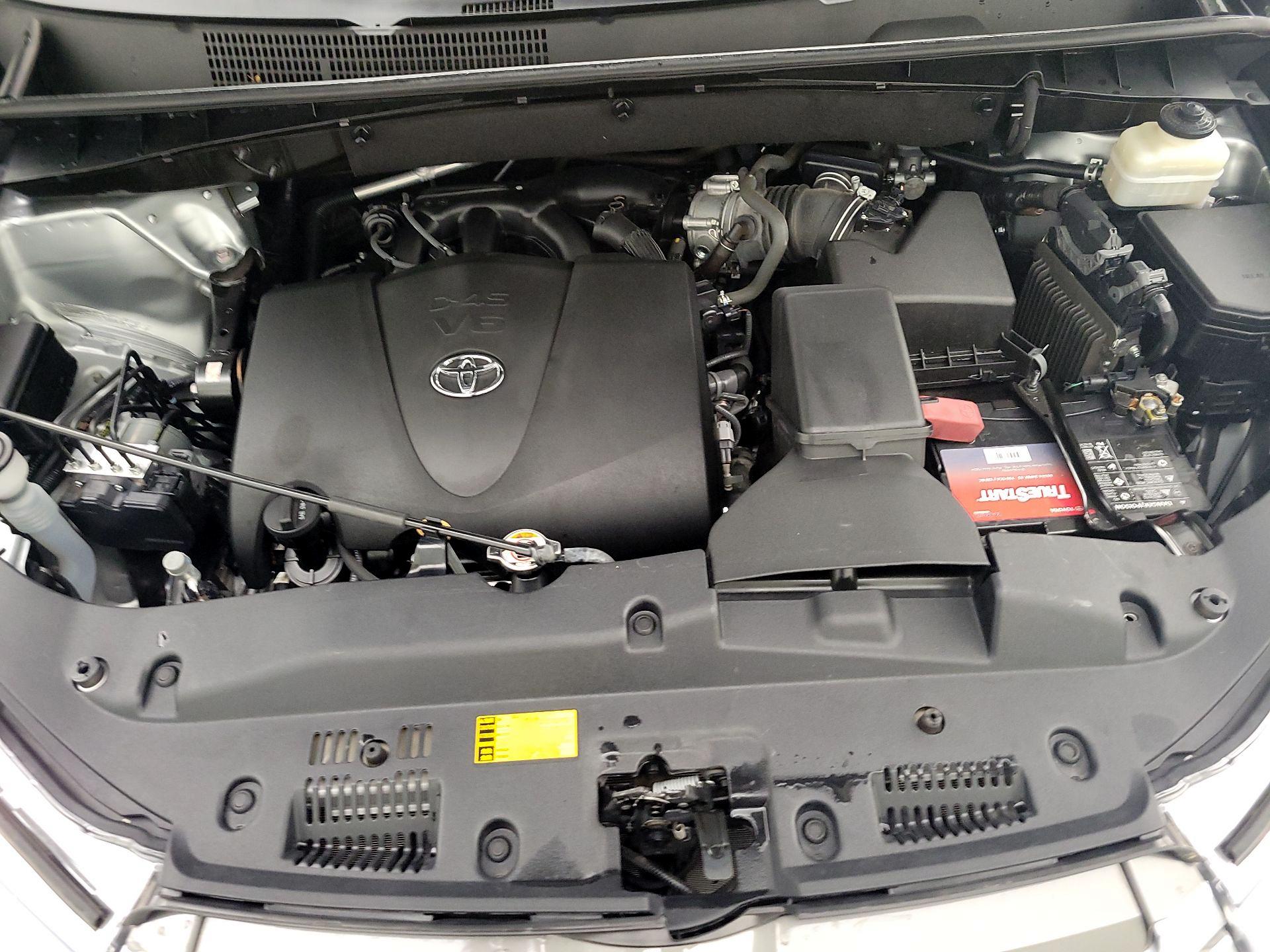 Thumbnail: 2018 Toyota Highlander - 20