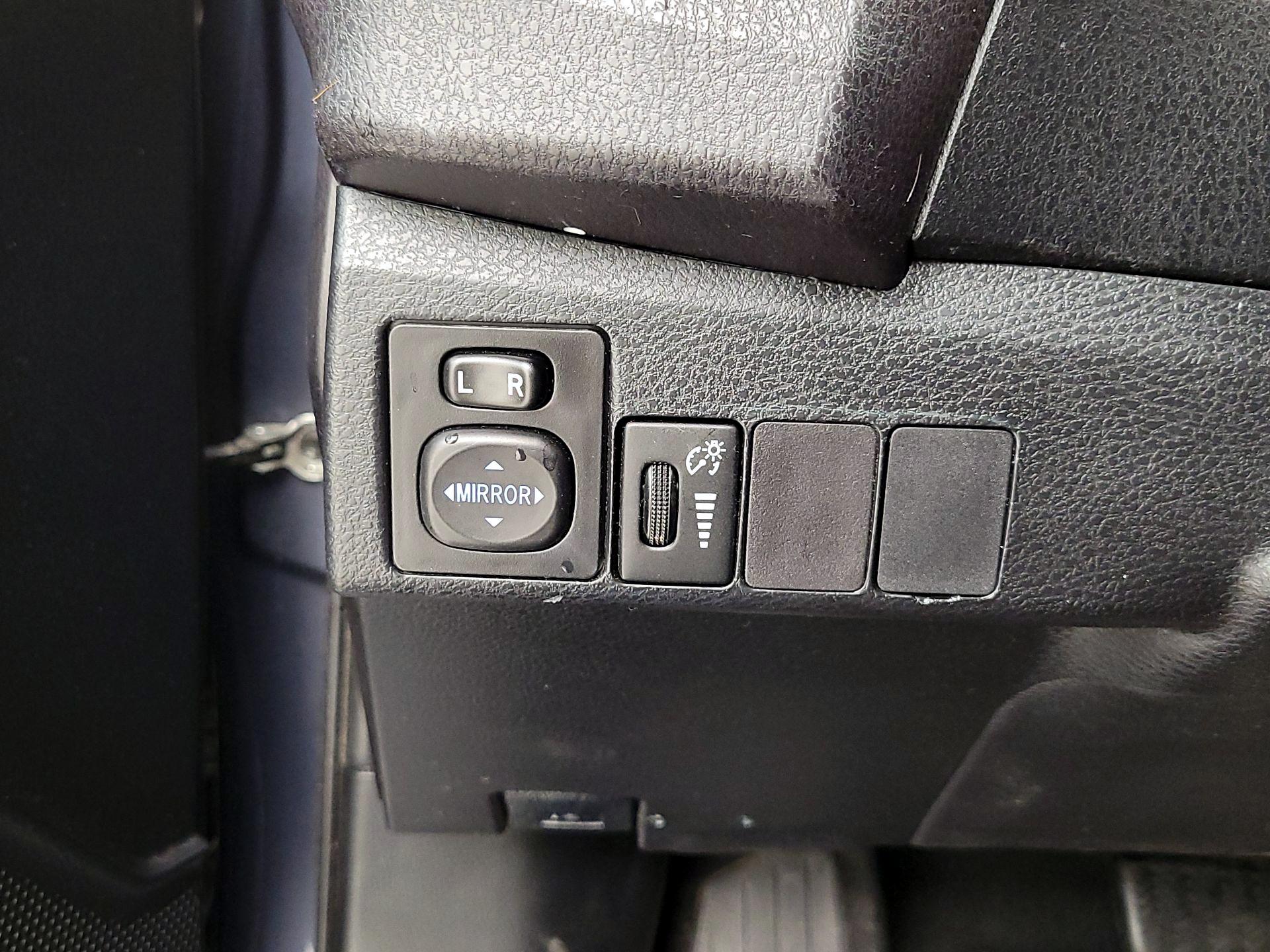 Thumbnail: 2014 Toyota Corolla - 13