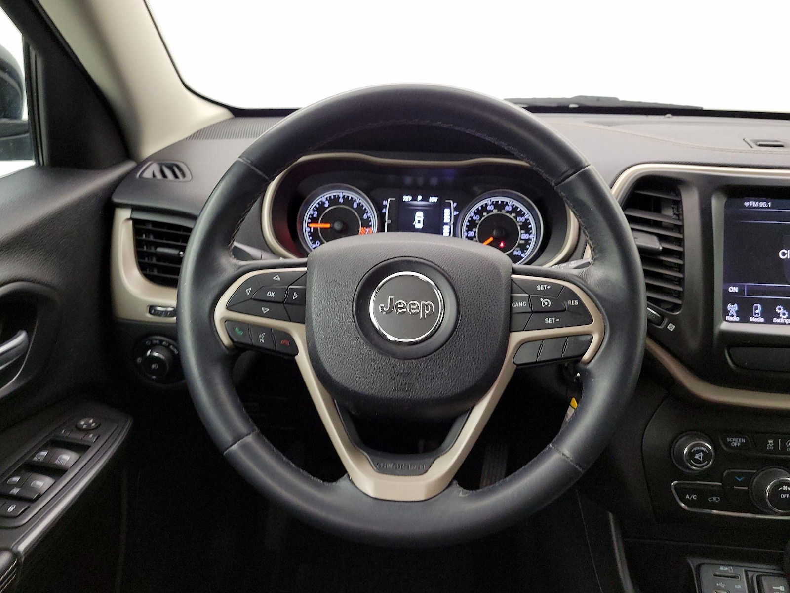 2015 Jeep Cherokee Latitude - Photo 11