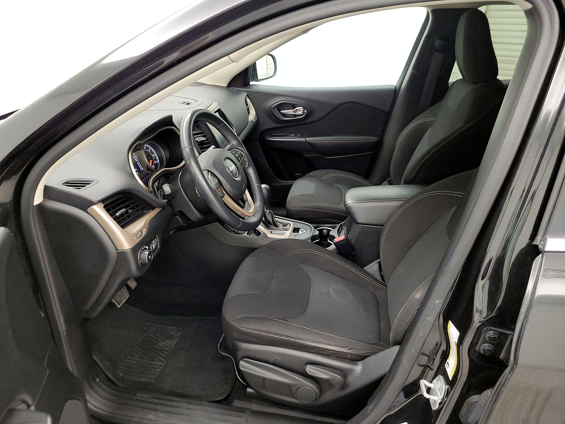 Thumbnail: 2015 Jeep Cherokee - 11