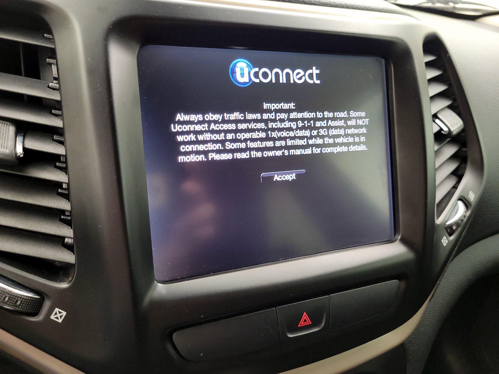 Thumbnail: 2015 Jeep Cherokee - 13