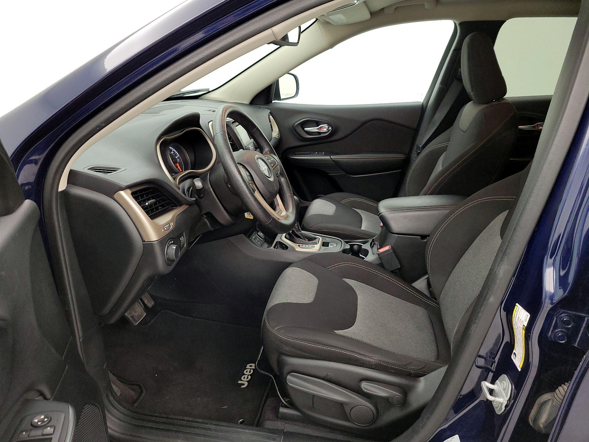 Thumbnail: 2016 Jeep Cherokee - 11