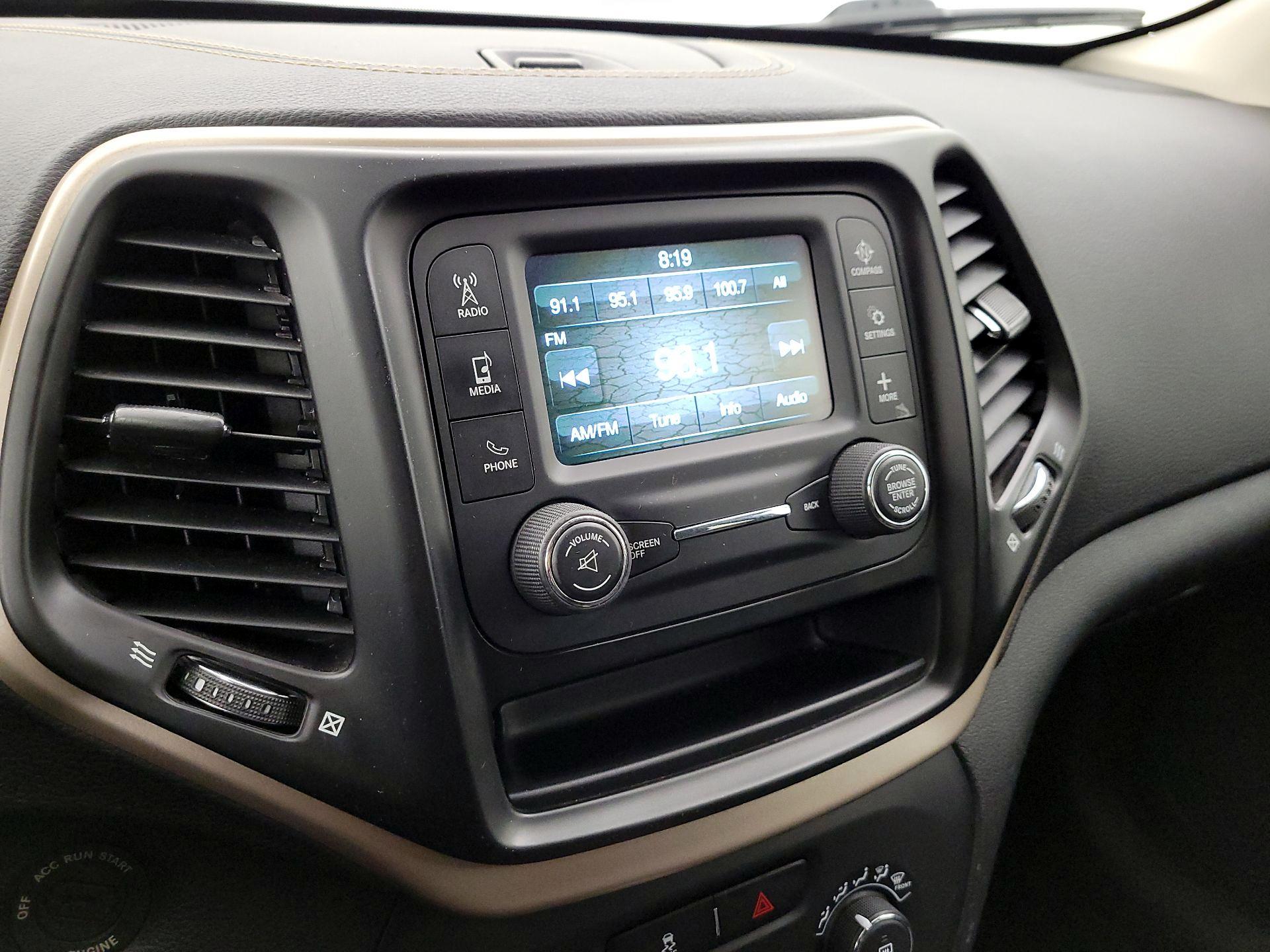 Thumbnail: 2016 Jeep Cherokee - 13