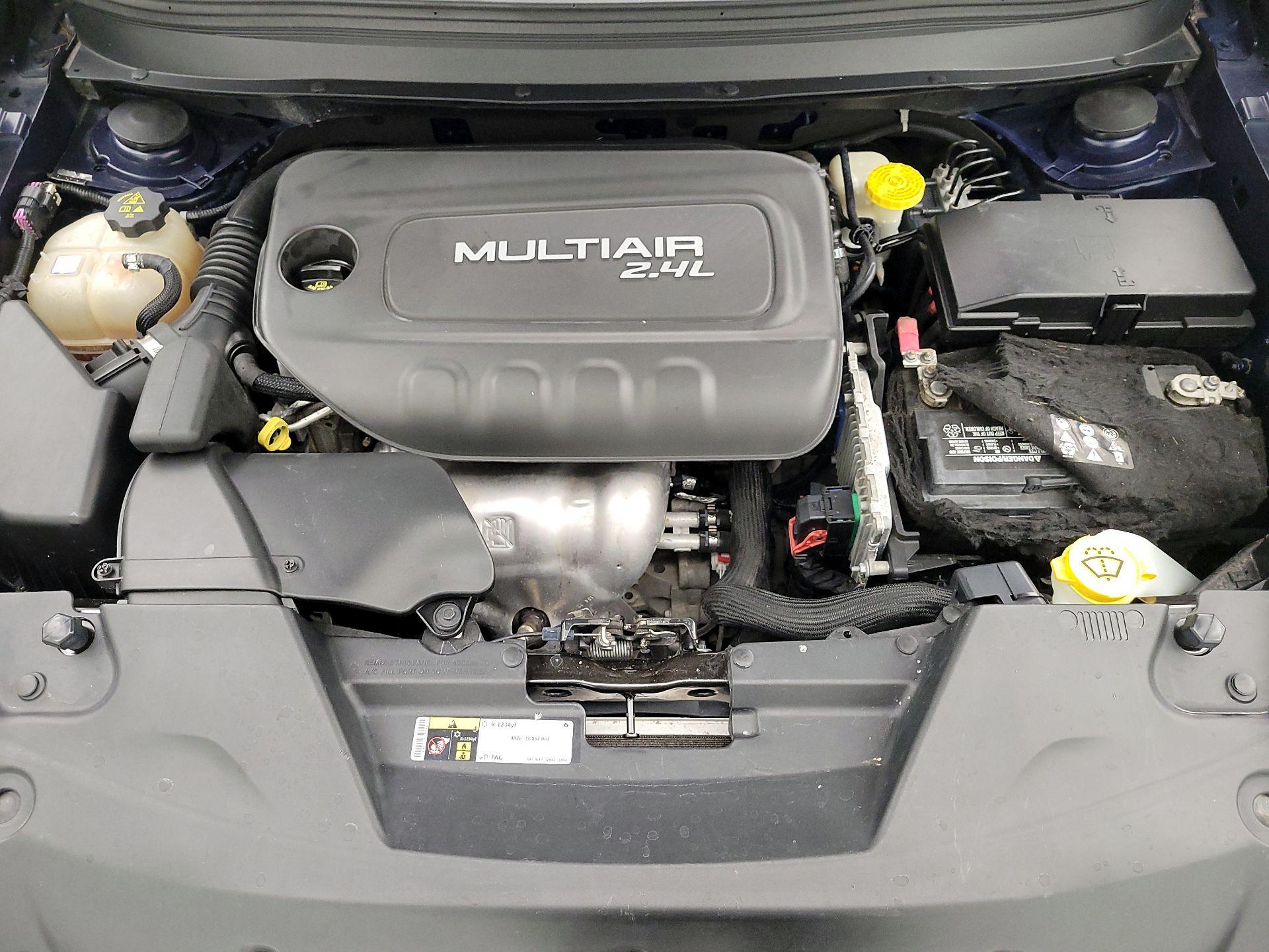 Thumbnail: 2016 Jeep Cherokee - 17