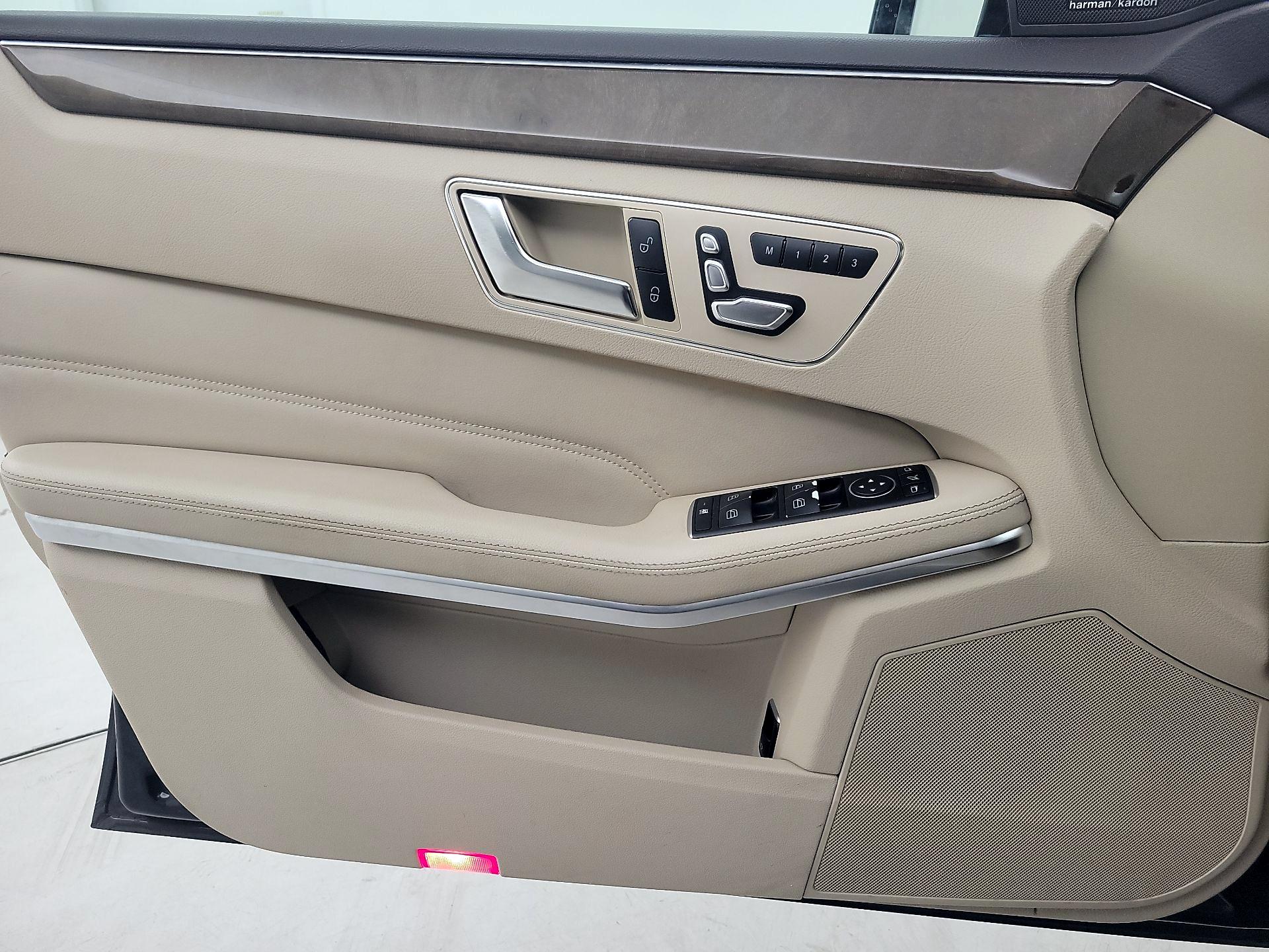 Thumbnail: 2016 Mercedes-Benz E-Class - 12