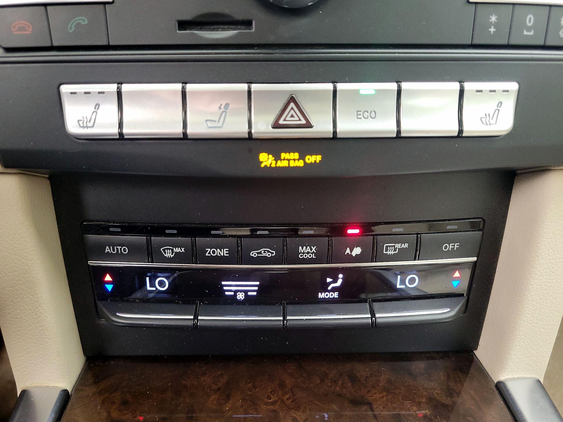 Thumbnail: 2016 Mercedes-Benz E-Class - 17