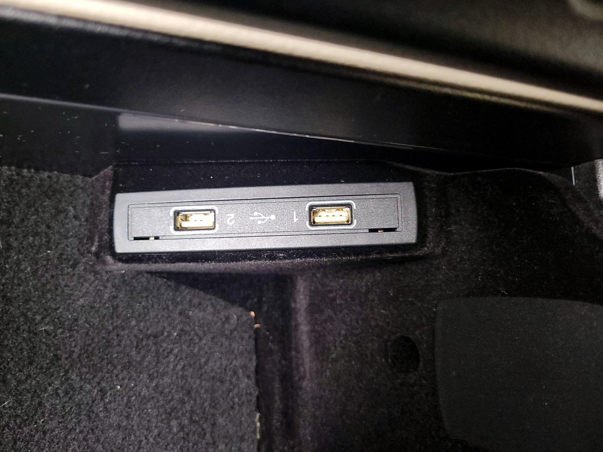 Thumbnail: 2016 Mercedes-Benz E-Class - 19