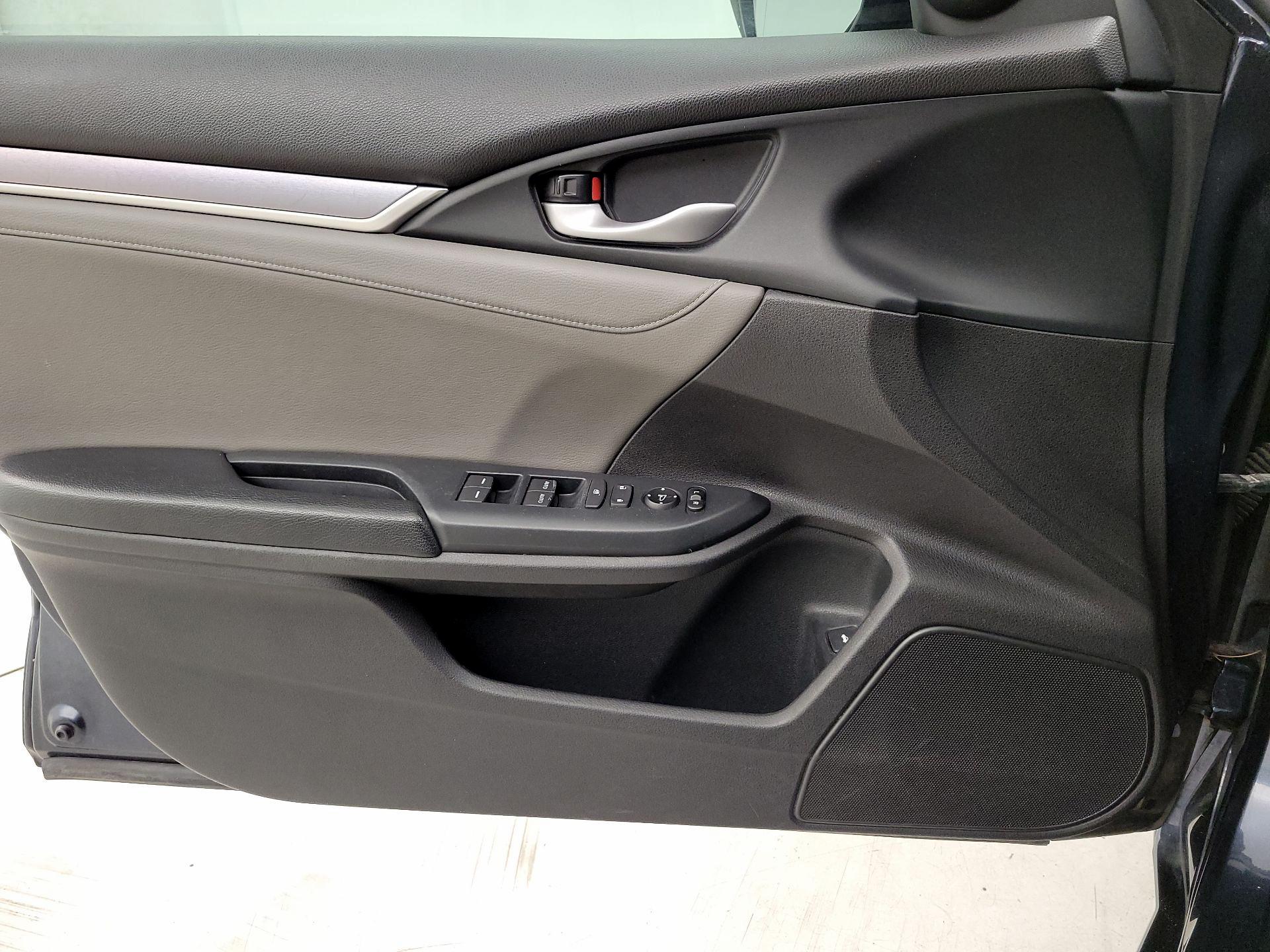 Thumbnail: 2016 Honda Civic - 12