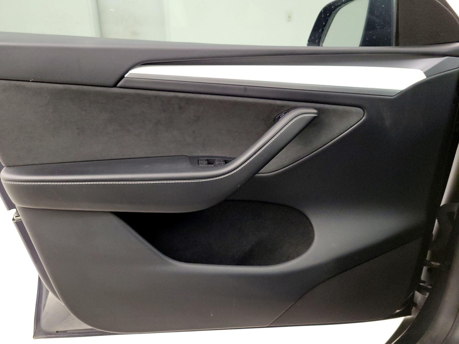 Thumbnail: 2023 Tesla Model Y - 12