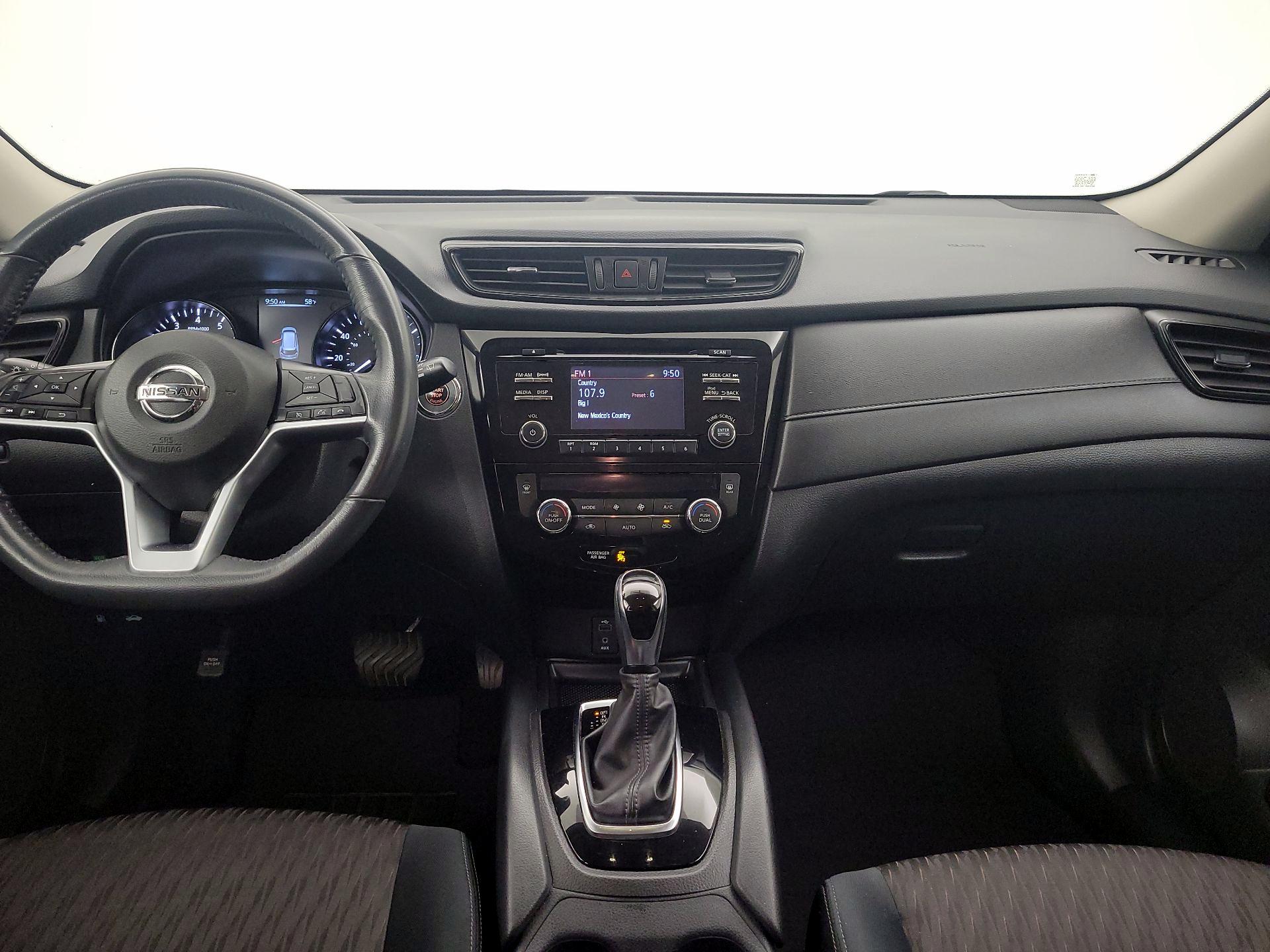 Thumbnail: 2017 Nissan Rogue - 9