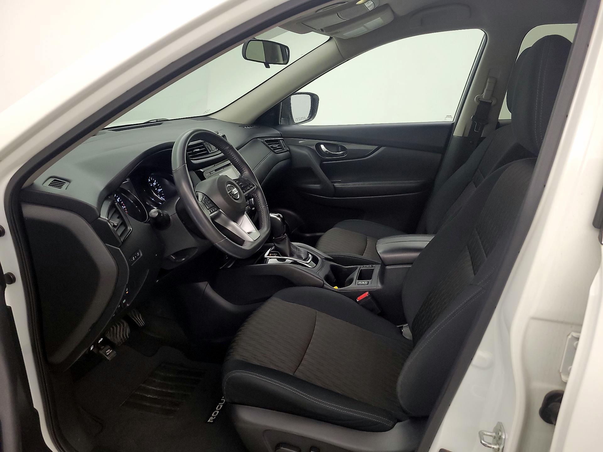 Thumbnail: 2017 Nissan Rogue - 11