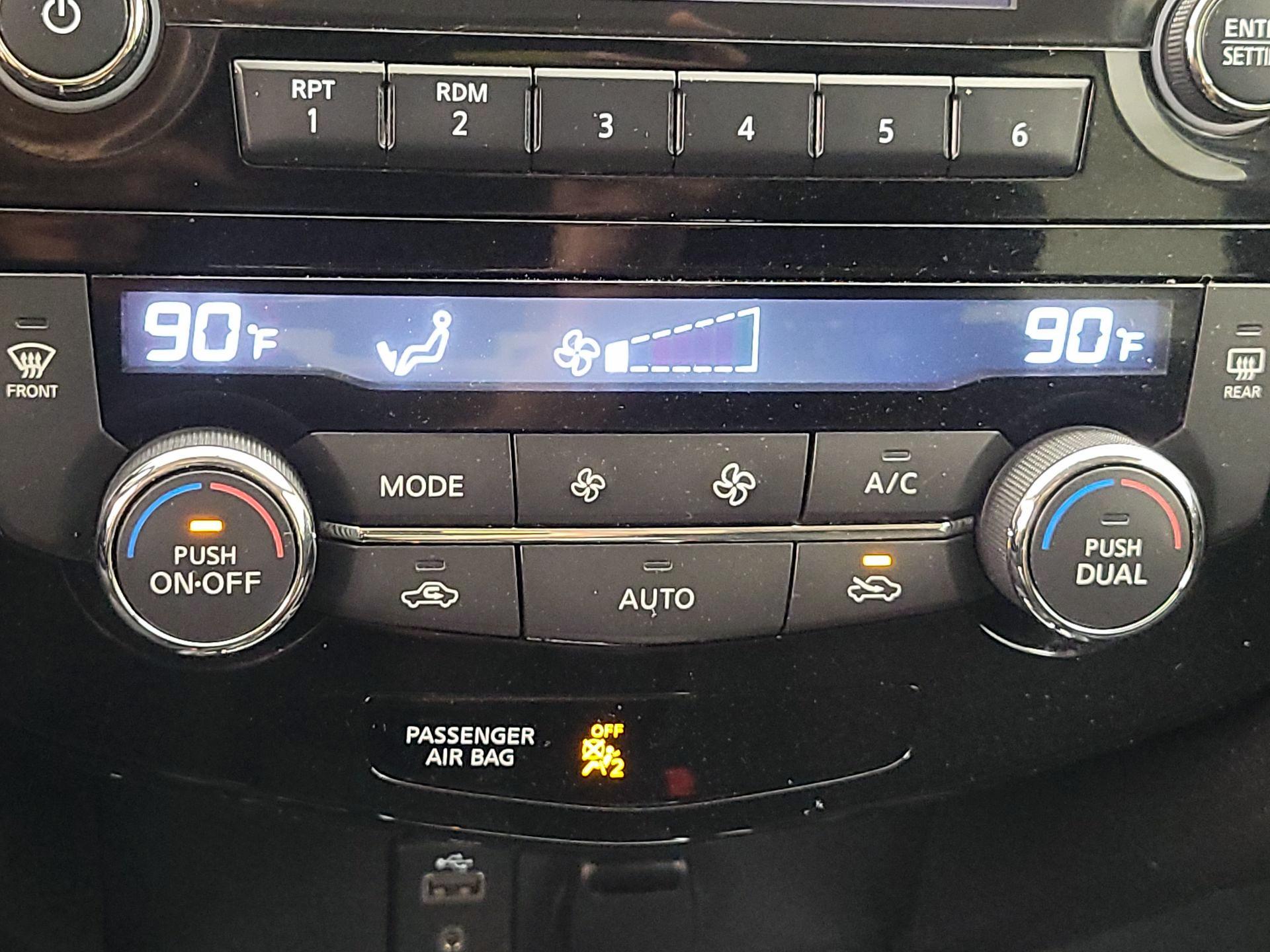 Thumbnail: 2017 Nissan Rogue - 16