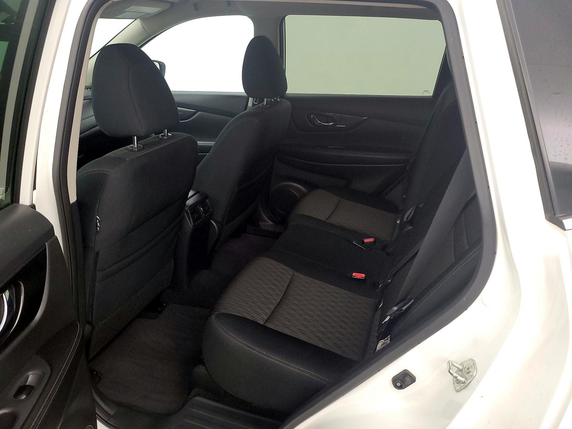 Thumbnail: 2017 Nissan Rogue - 19