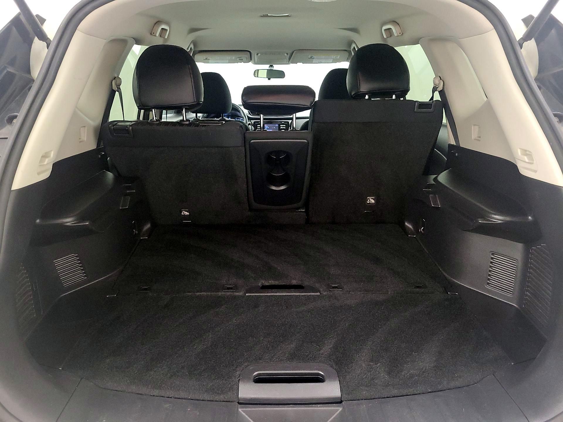 Thumbnail: 2017 Nissan Rogue - 20