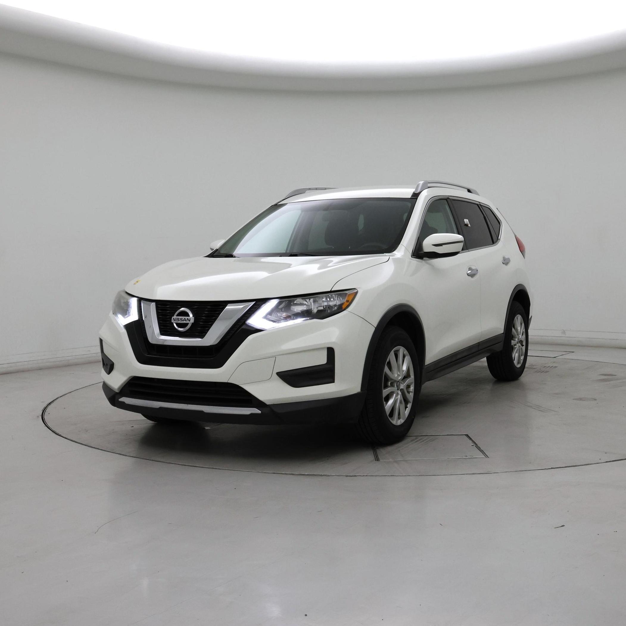 Thumbnail: 2017 Nissan Rogue - 4