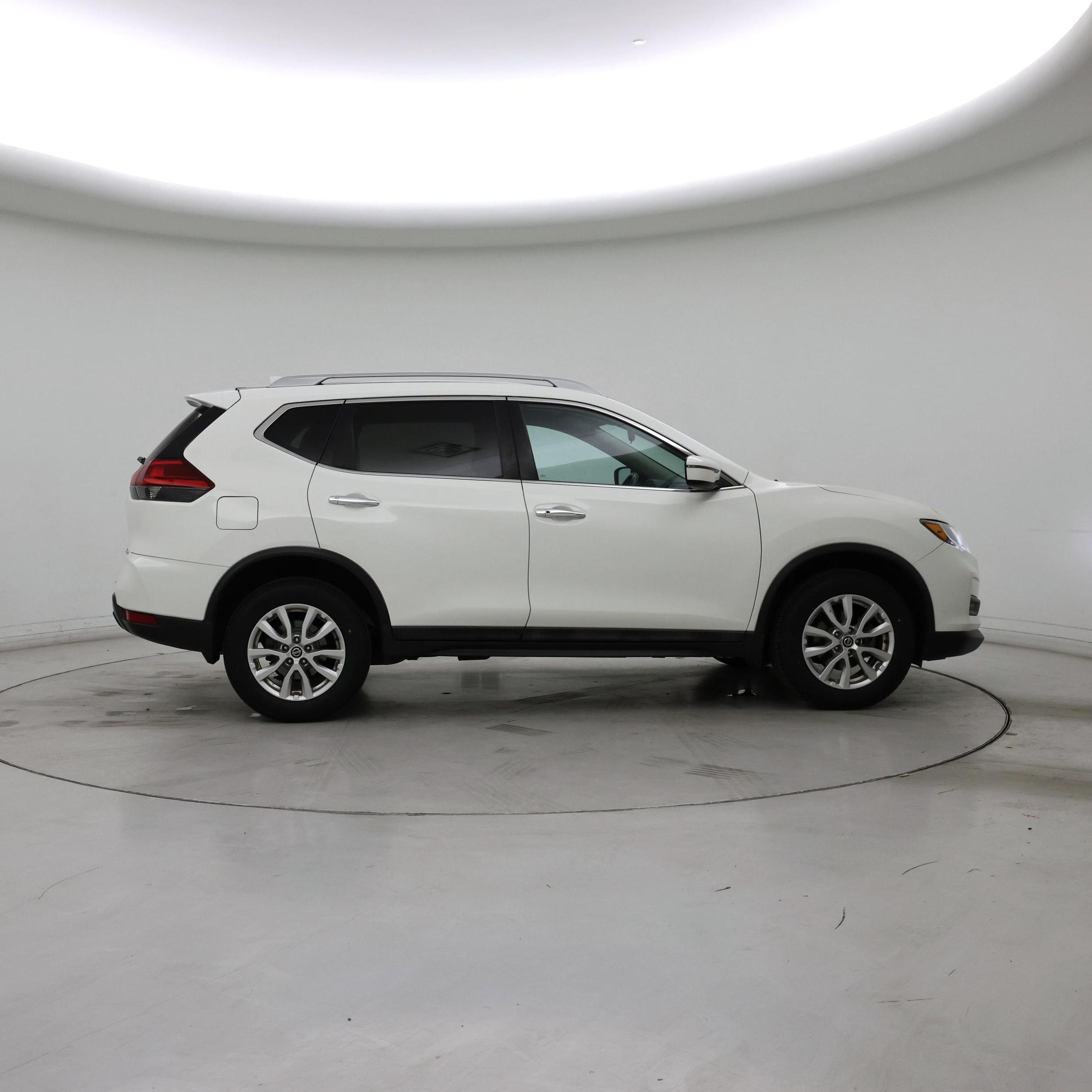 Thumbnail: 2017 Nissan Rogue - 7