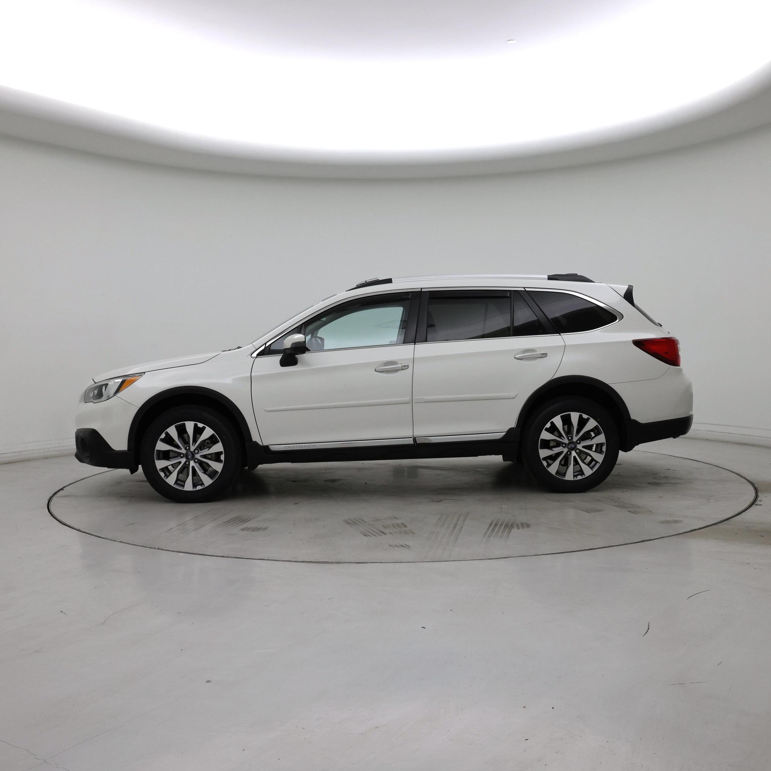 Thumbnail: 2017 Subaru Outback - 3