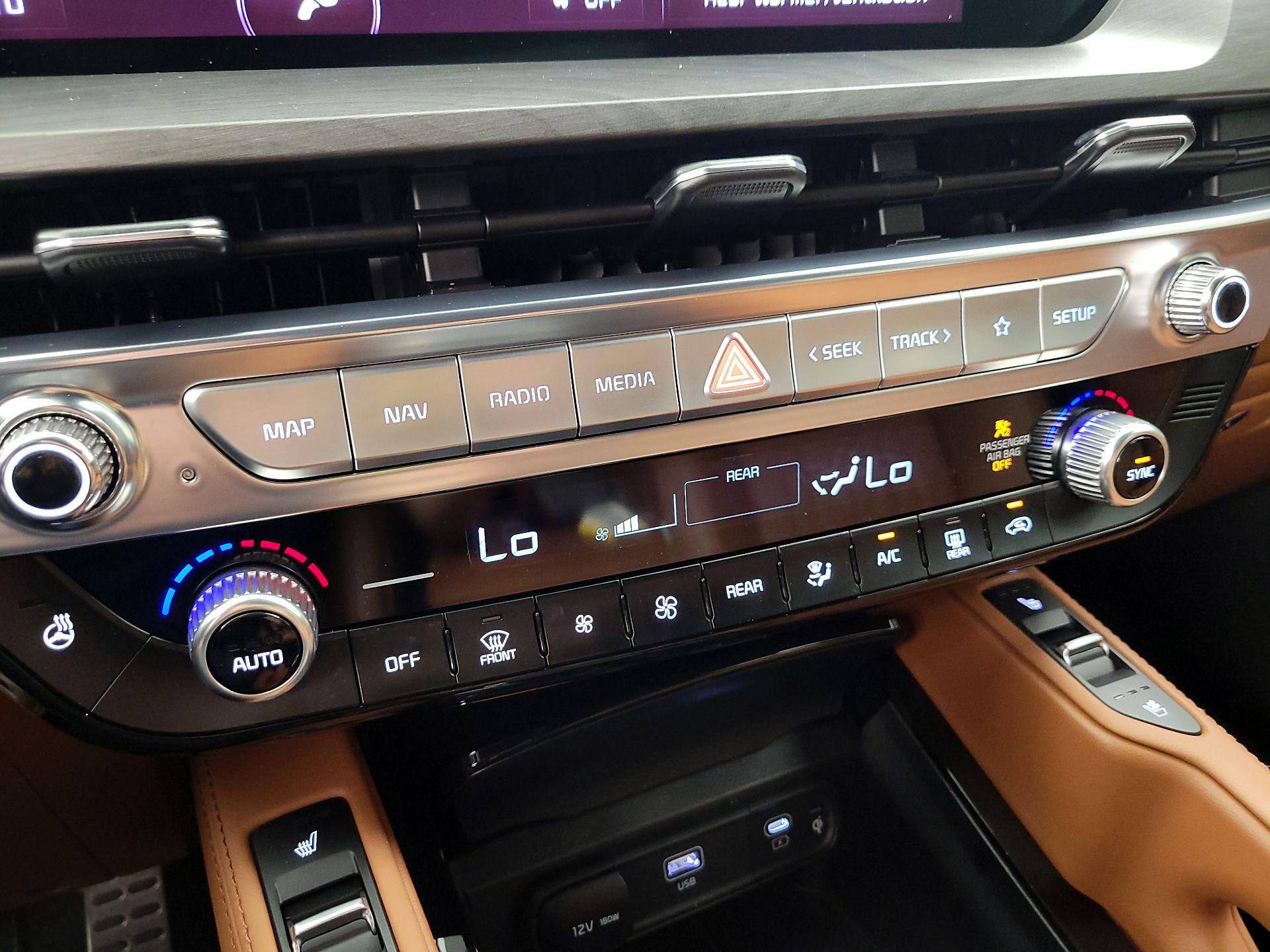 Thumbnail: 2024 Kia Telluride - 17