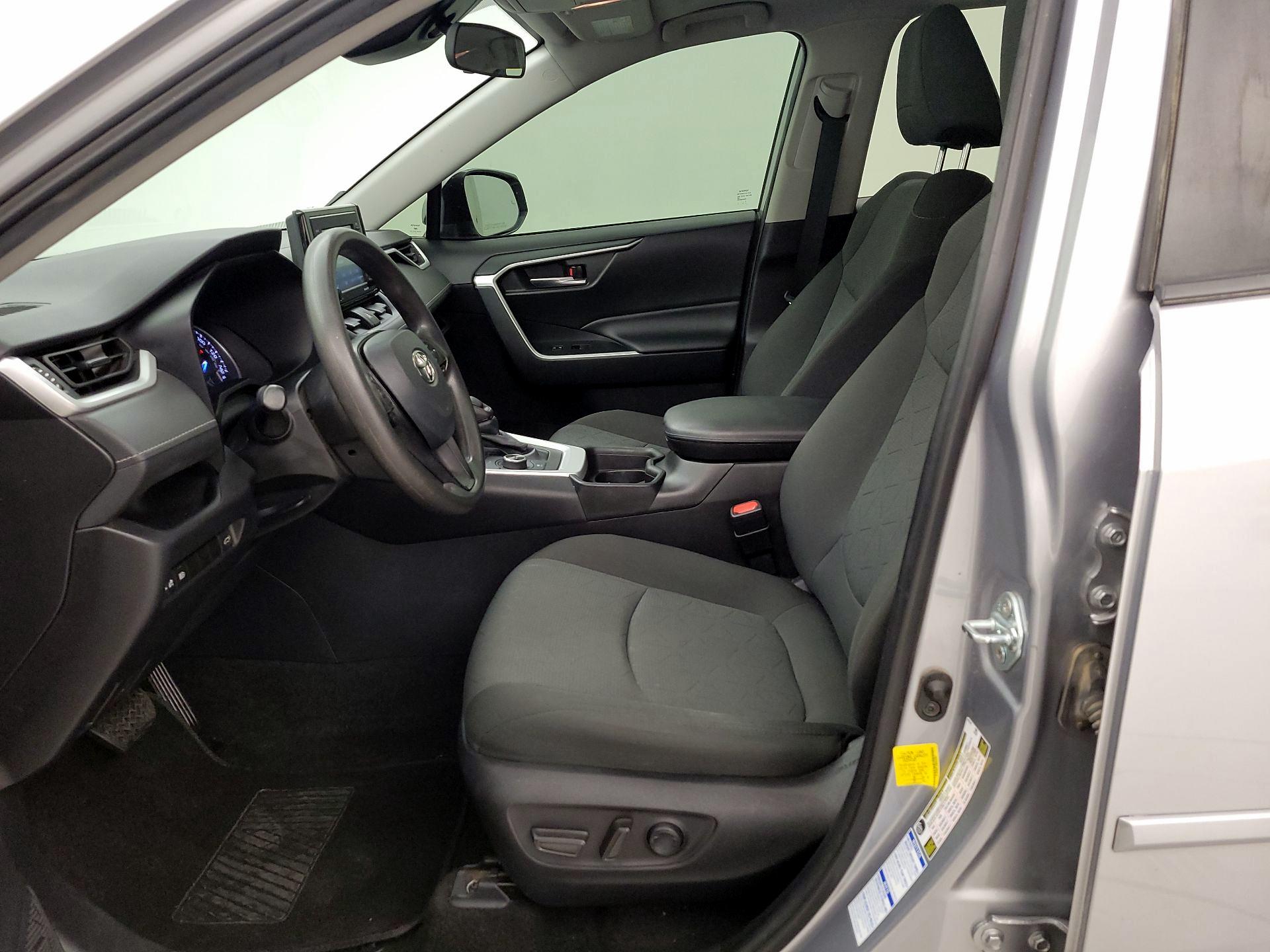 Thumbnail: 2021 Toyota RAV4 - 11