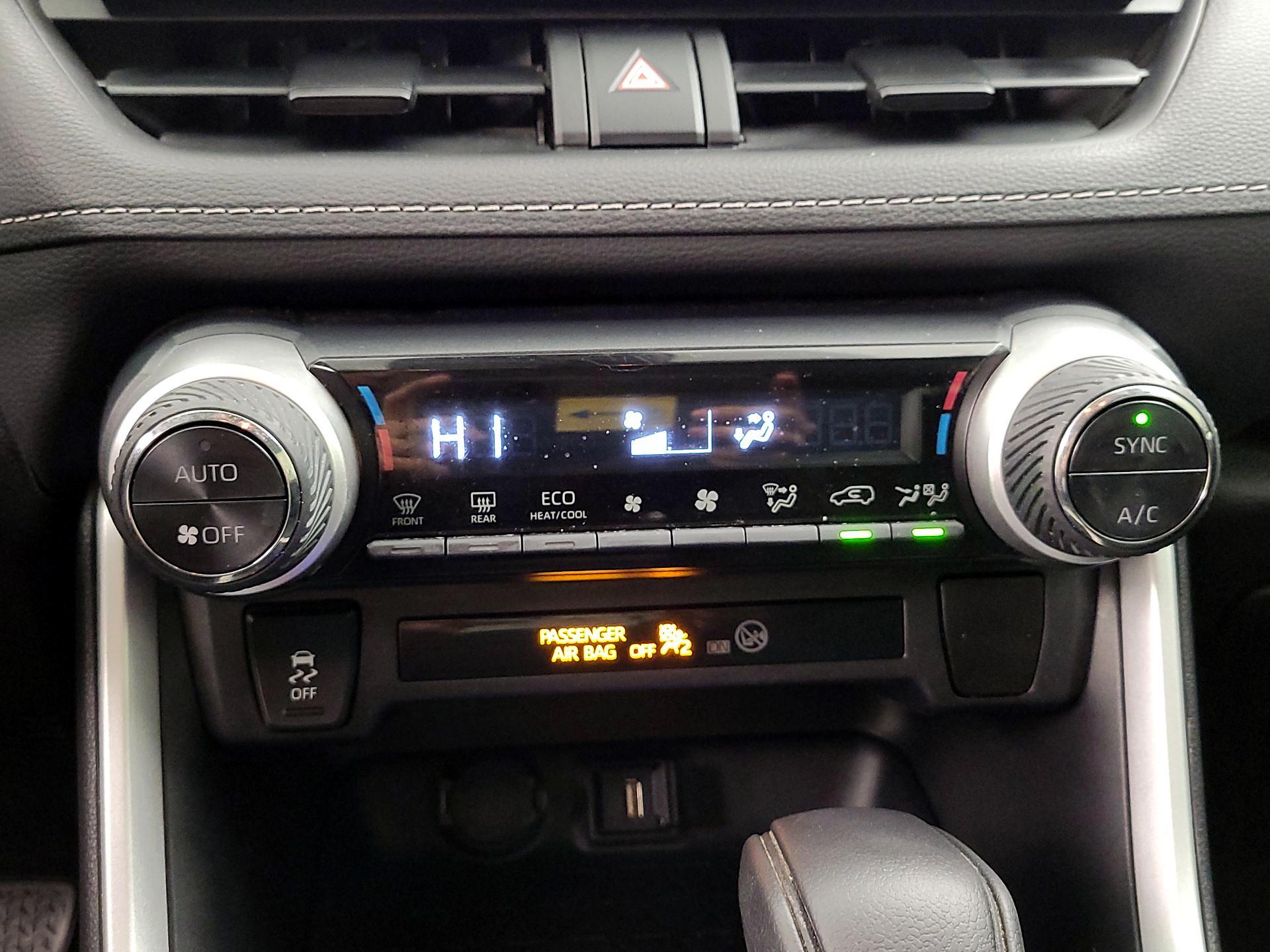 Thumbnail: 2021 Toyota RAV4 - 16