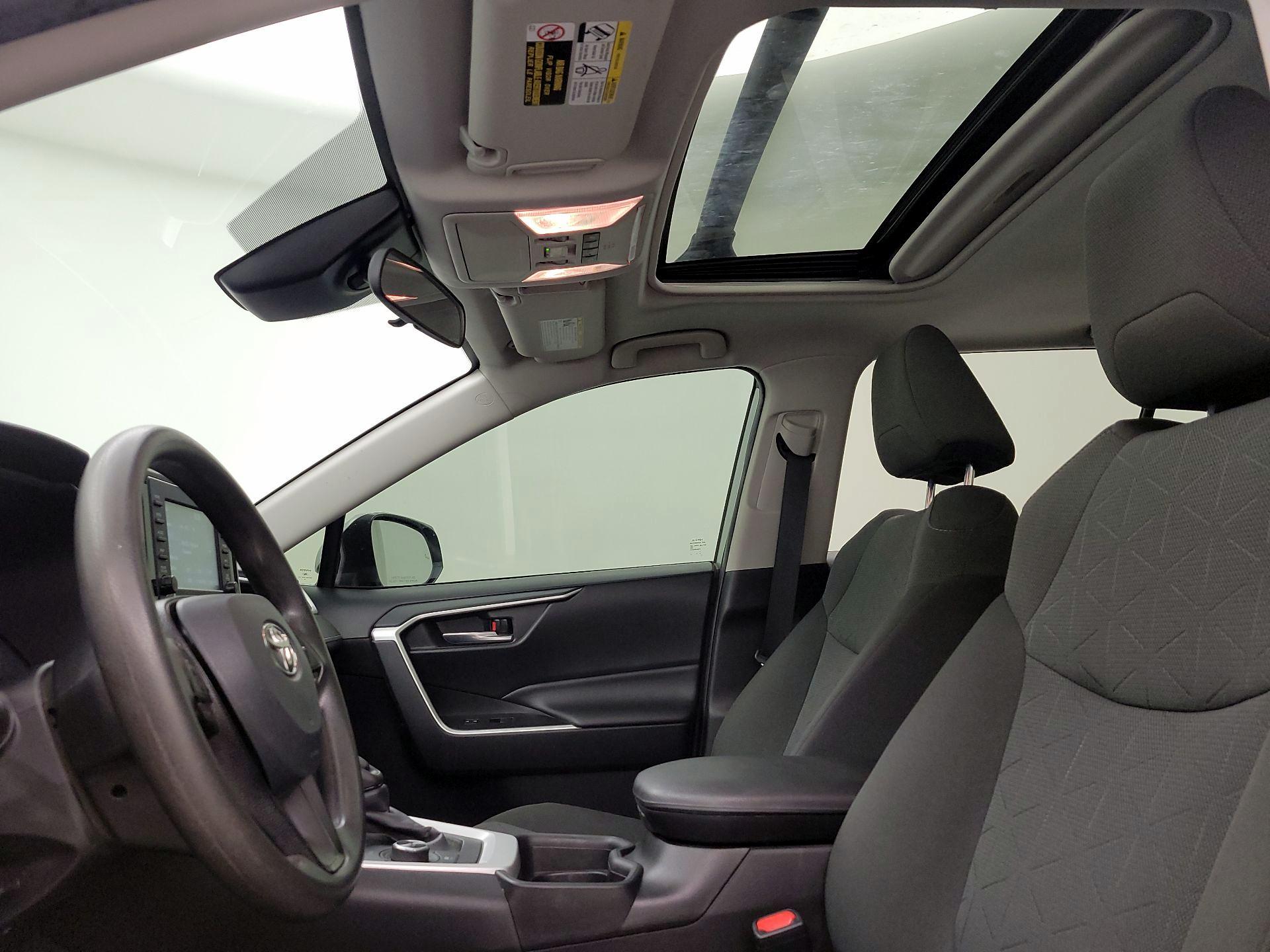 Thumbnail: 2021 Toyota RAV4 - 19