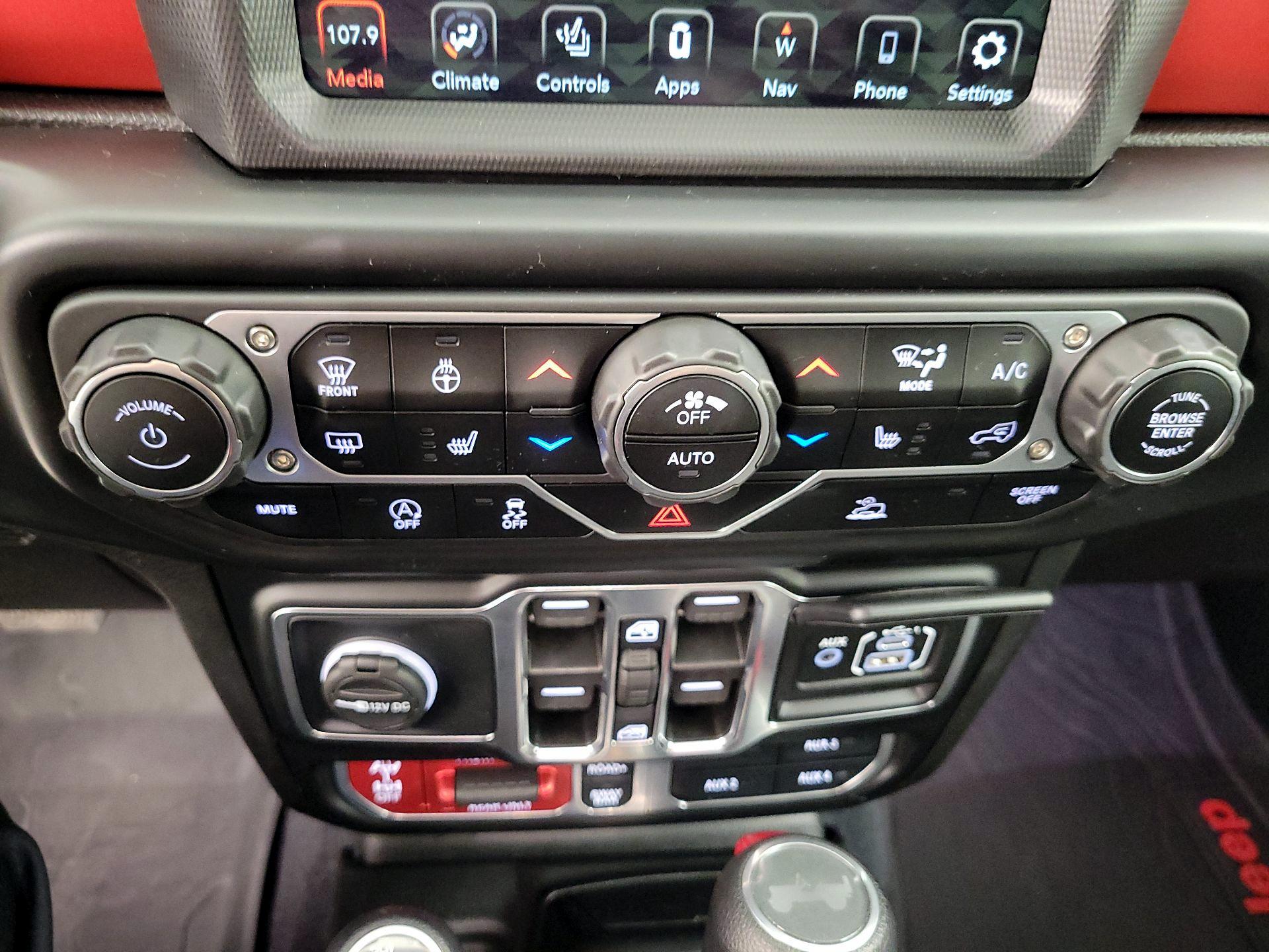 Thumbnail: 2022 Jeep Wrangler - 16