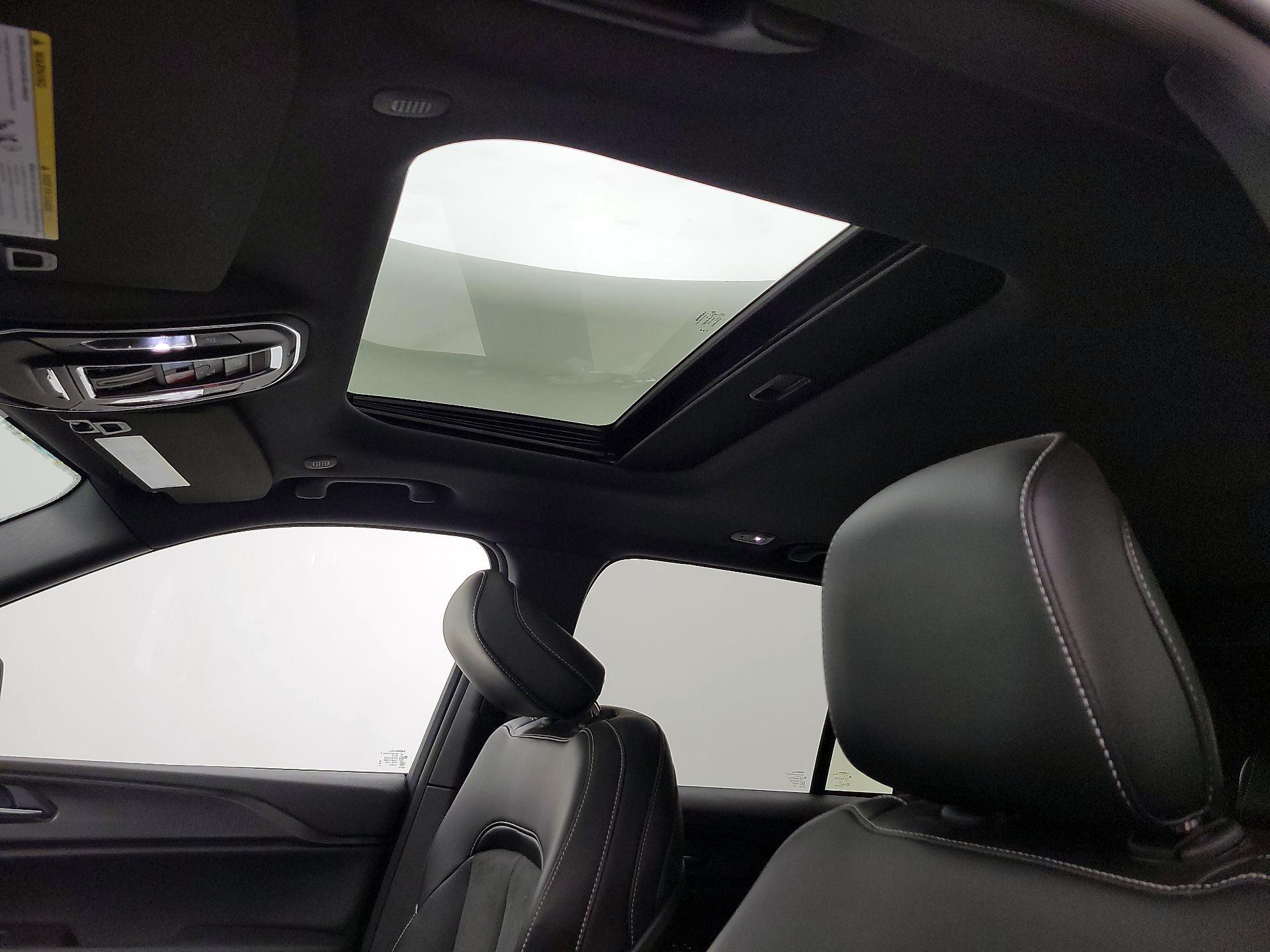 Thumbnail: 2024 Jeep Grand Cherokee - 19