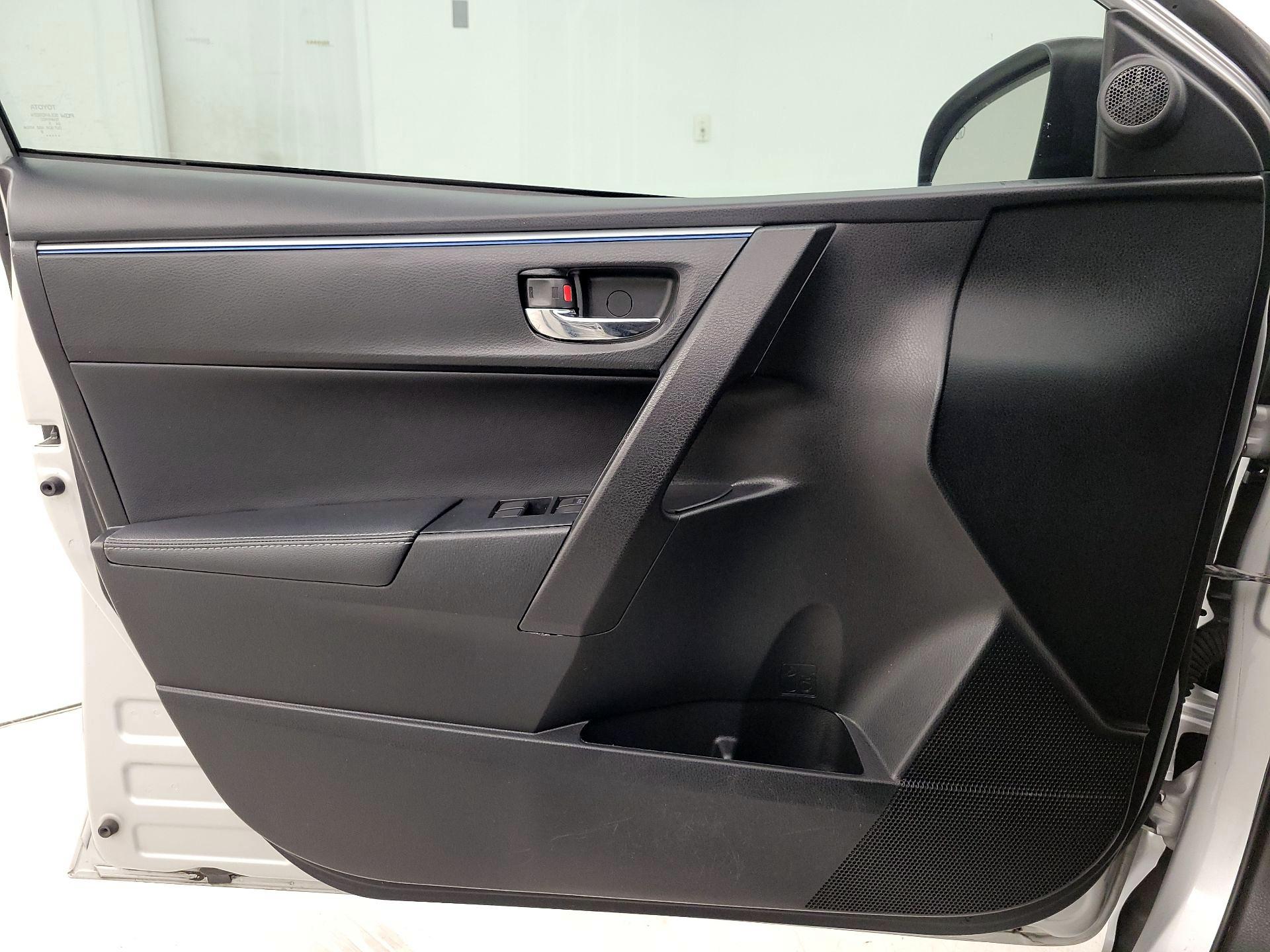 Thumbnail: 2016 Toyota Corolla - 12