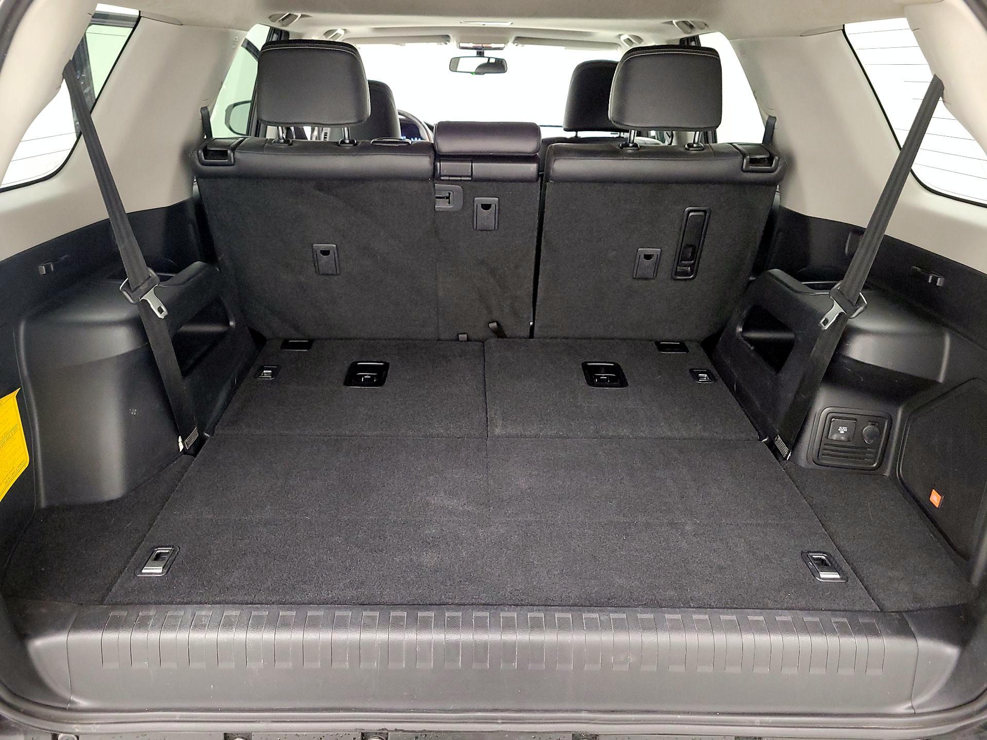 Thumbnail: 2016 Toyota 4Runner - 17