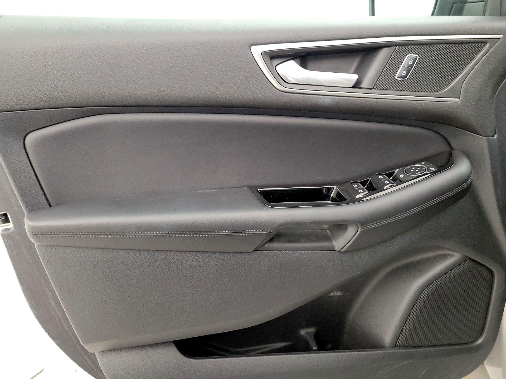 Thumbnail: 2015 Ford Edge - 12