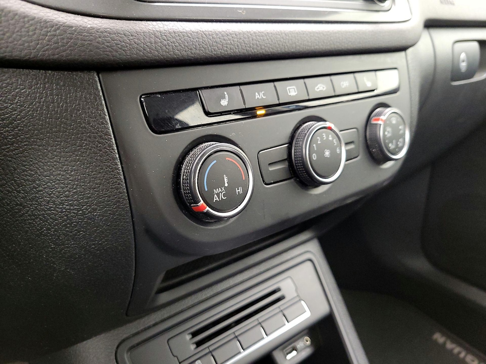 2017 Volkswagen Tiguan S - Photo 15
