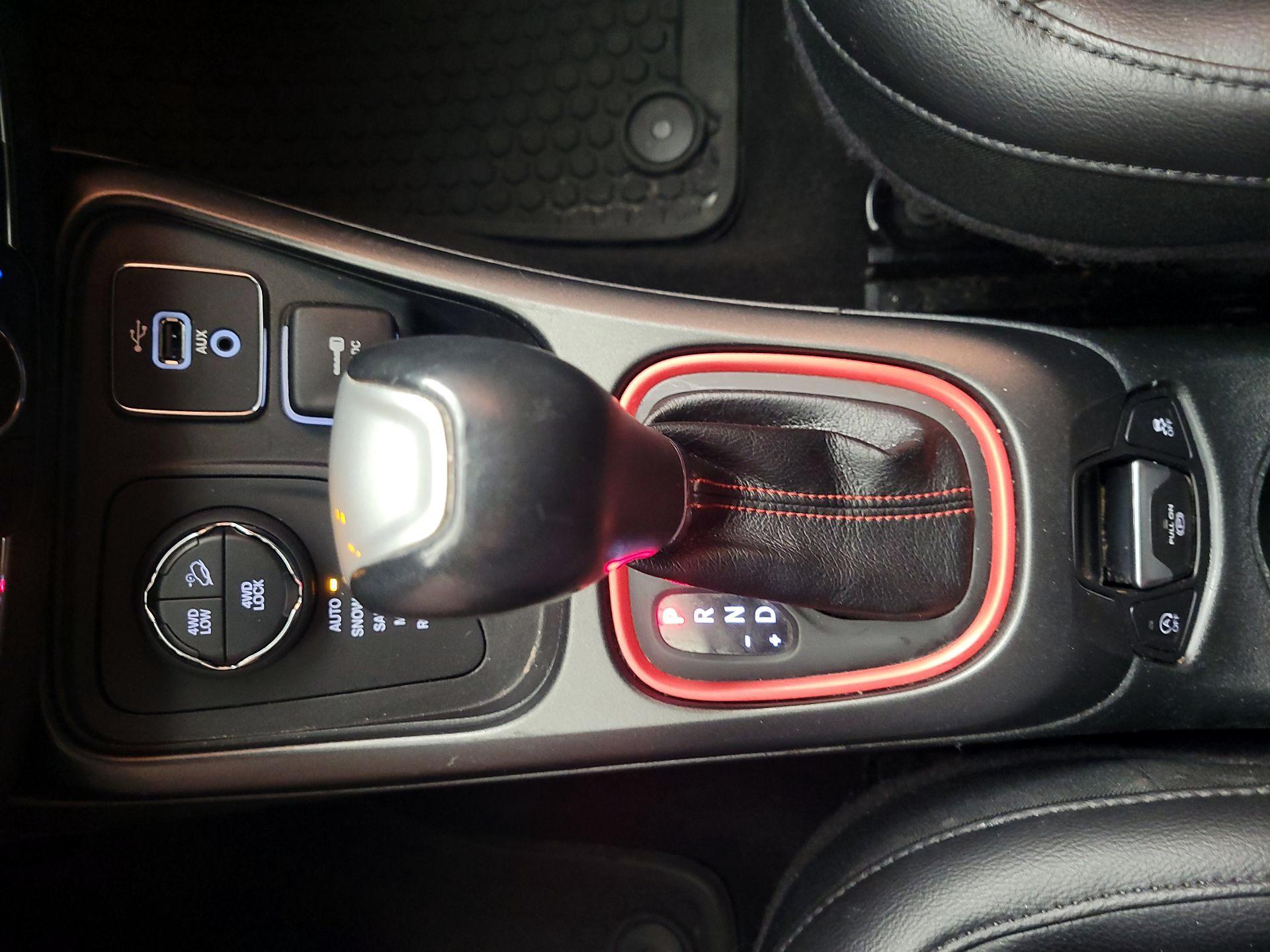 Thumbnail: 2018 Jeep Compass - 17