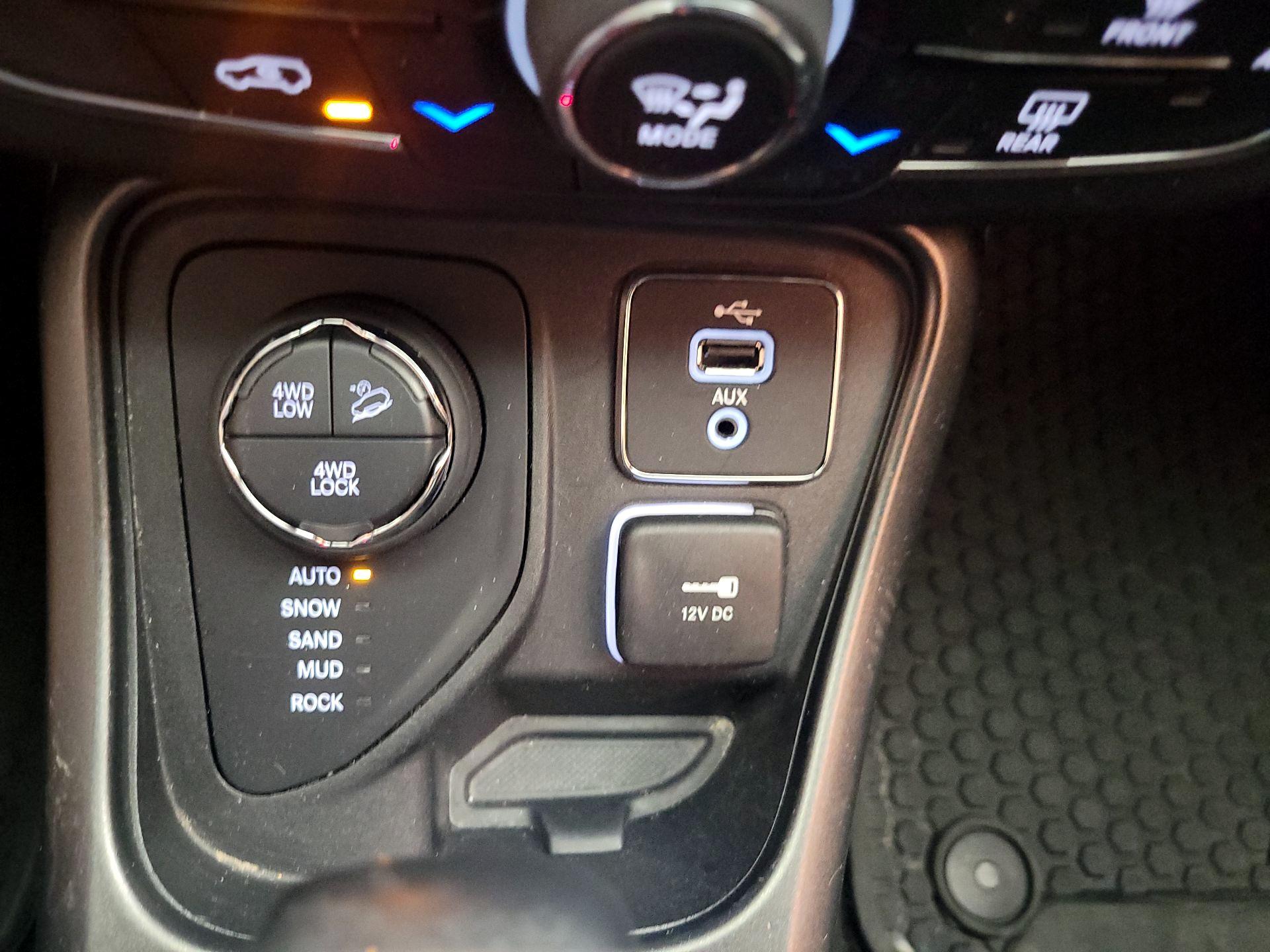 Thumbnail: 2018 Jeep Compass - 18