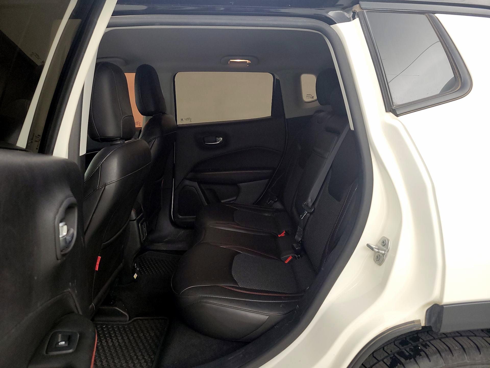 Thumbnail: 2018 Jeep Compass - 19