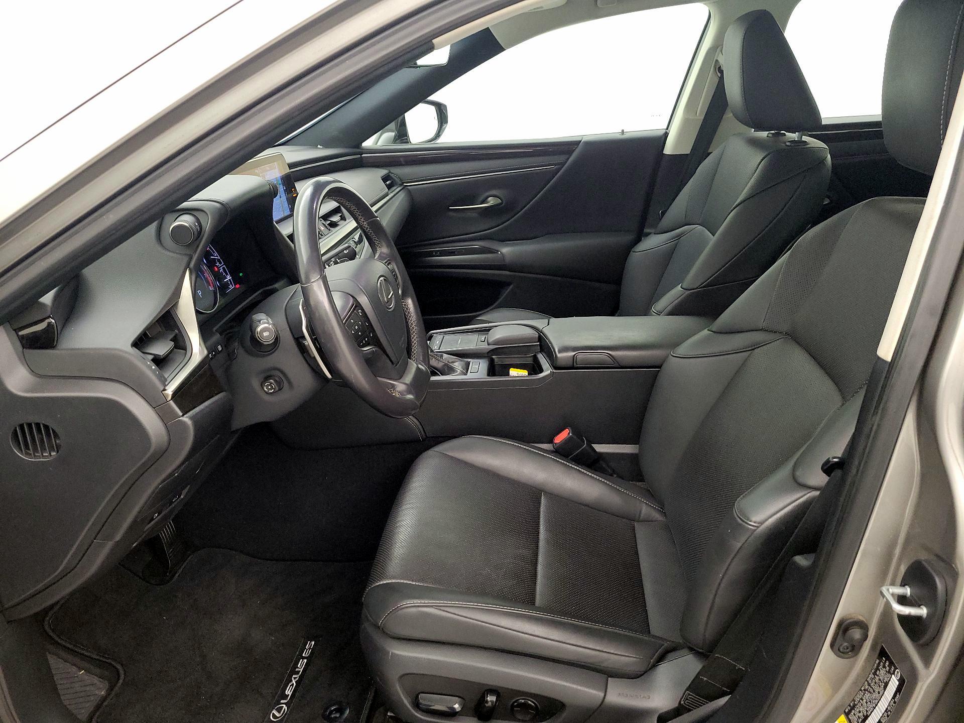 Thumbnail: 2019 Lexus ES - 11