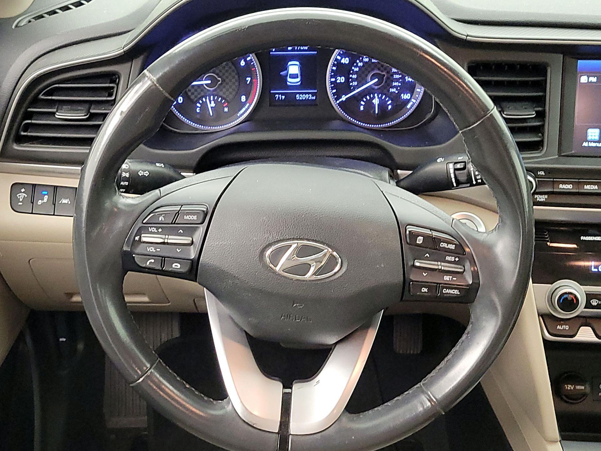 Thumbnail: 2019 Hyundai Elantra - 10