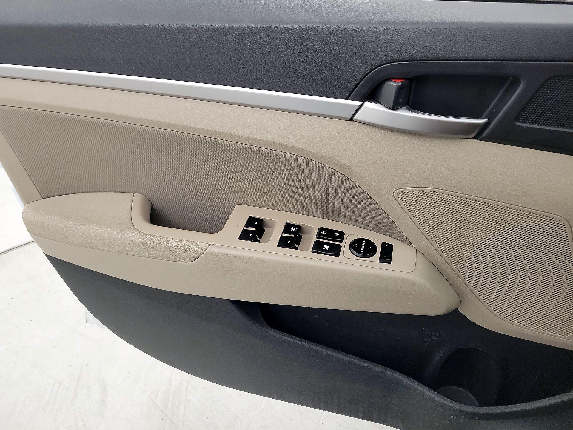 Thumbnail: 2019 Hyundai Elantra - 12
