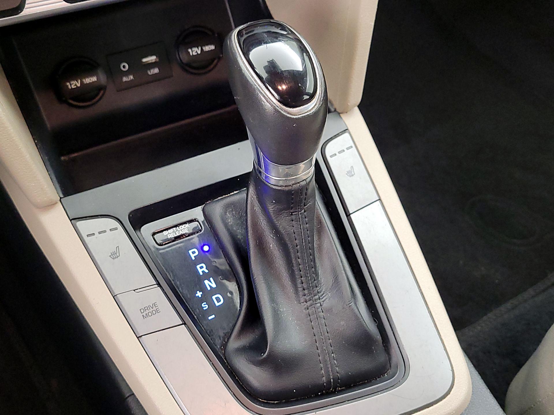 Thumbnail: 2019 Hyundai Elantra - 16